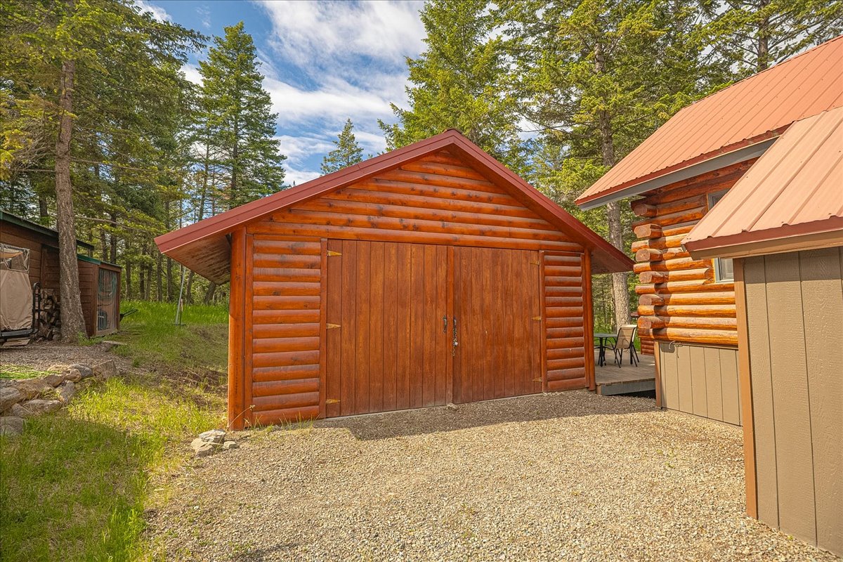 399 Kokanee Drive W Property Photo 38
