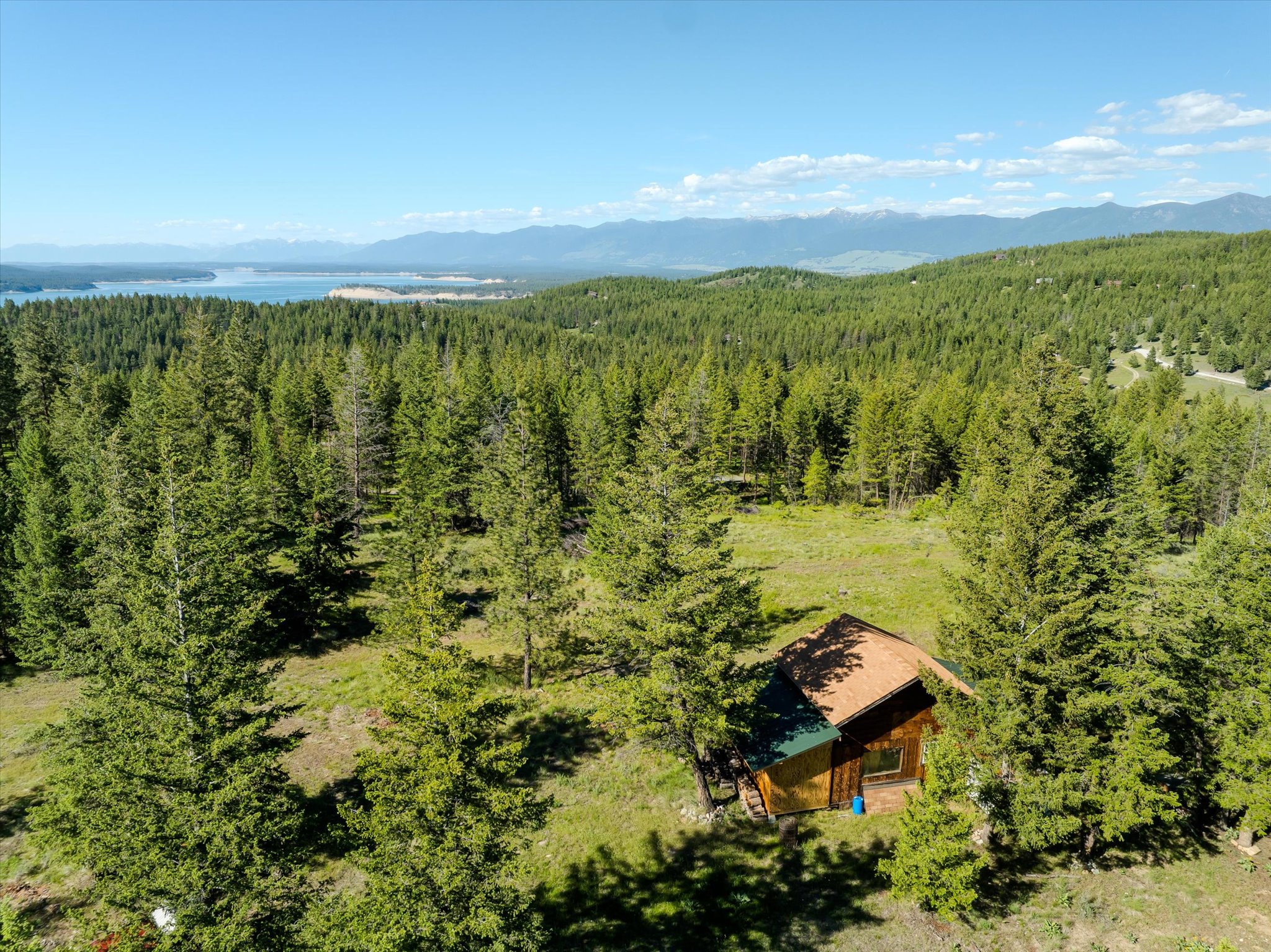 747 Grand View Drive Property Photo 1