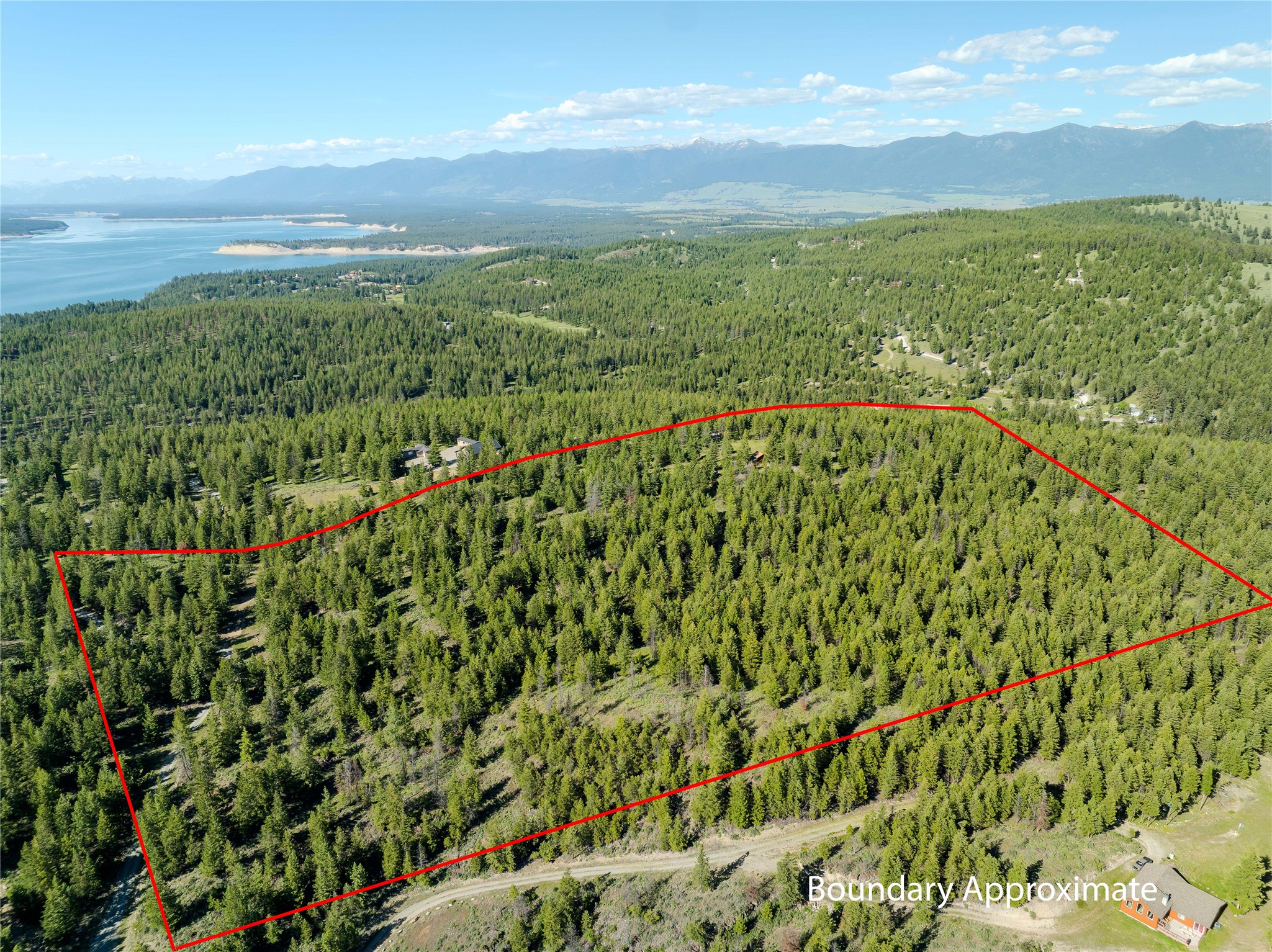 747 Grand View Drive Property Photo 2