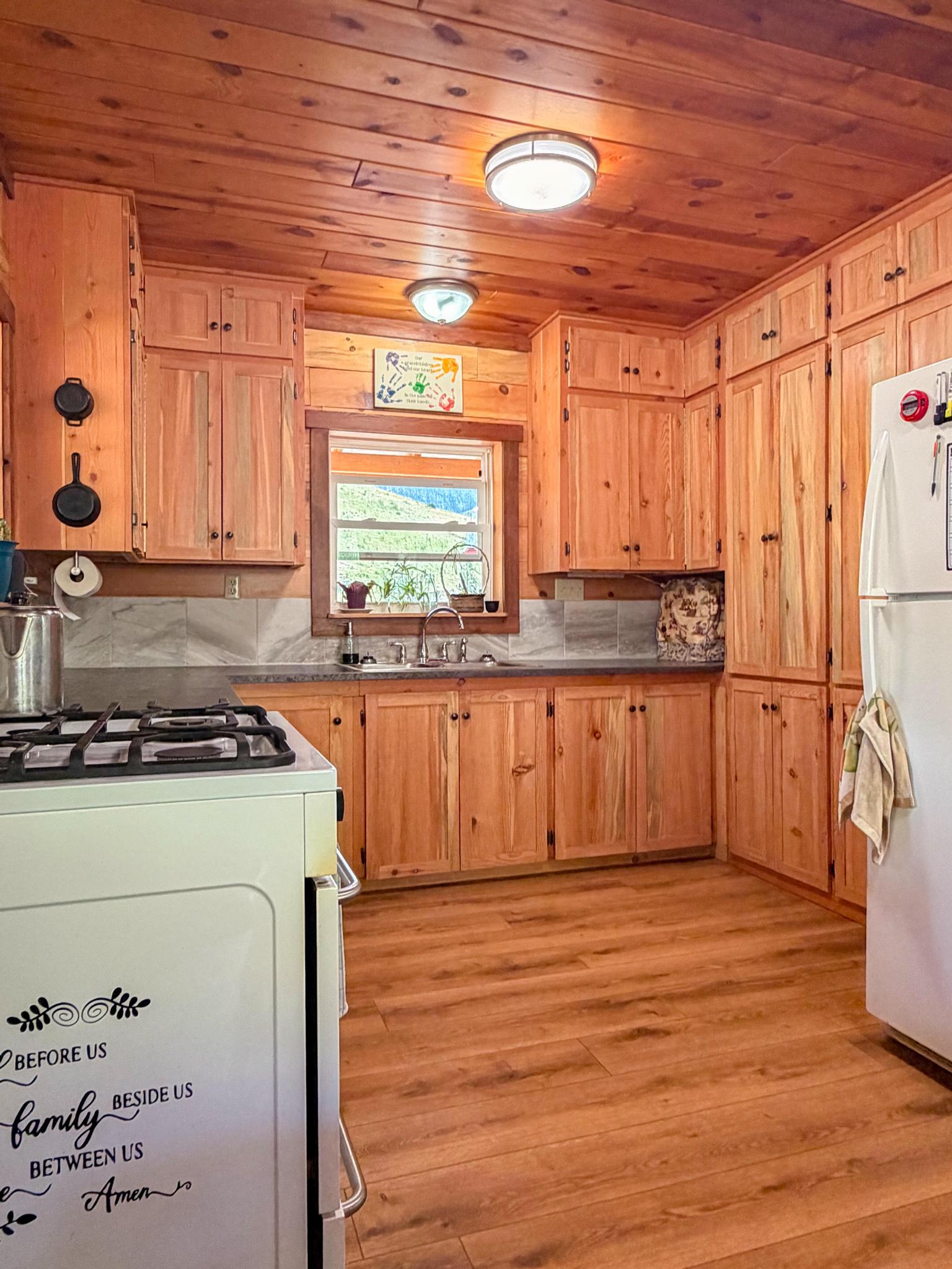 407 Mclaughlin Creek Road Property Photo 14