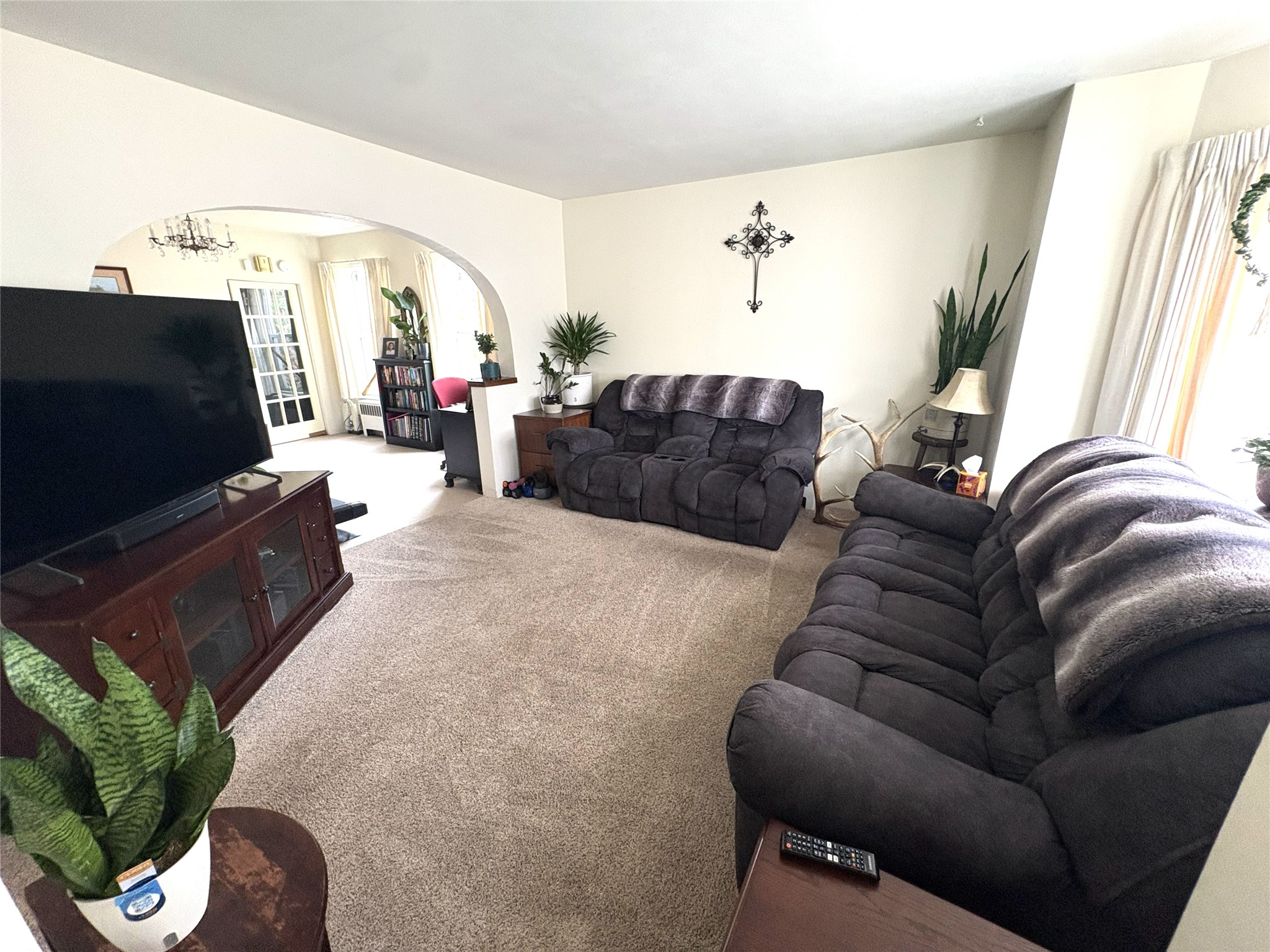 1201 Leslie Avenue Property Photo 3