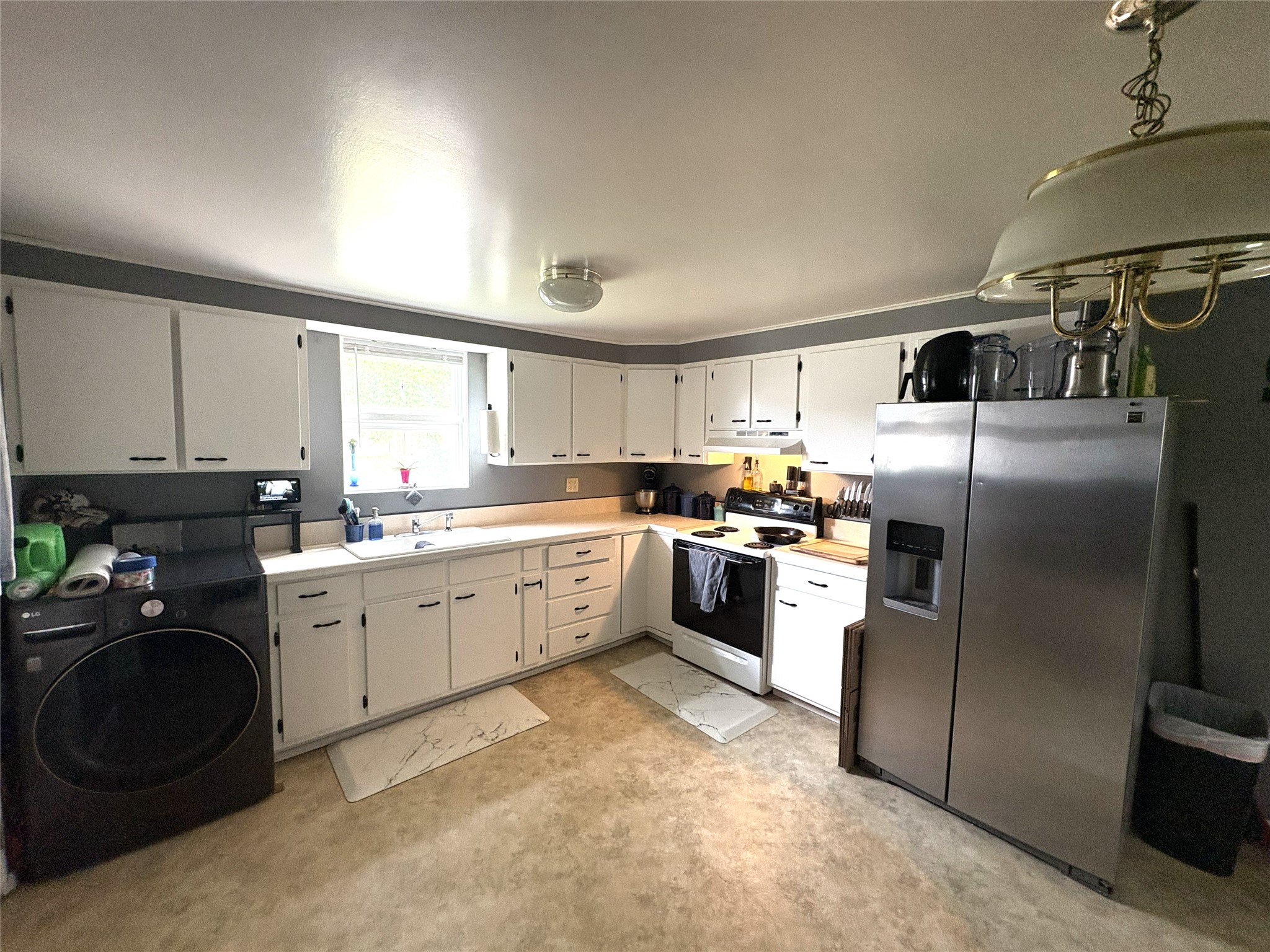 1201 Leslie Avenue Property Photo 9