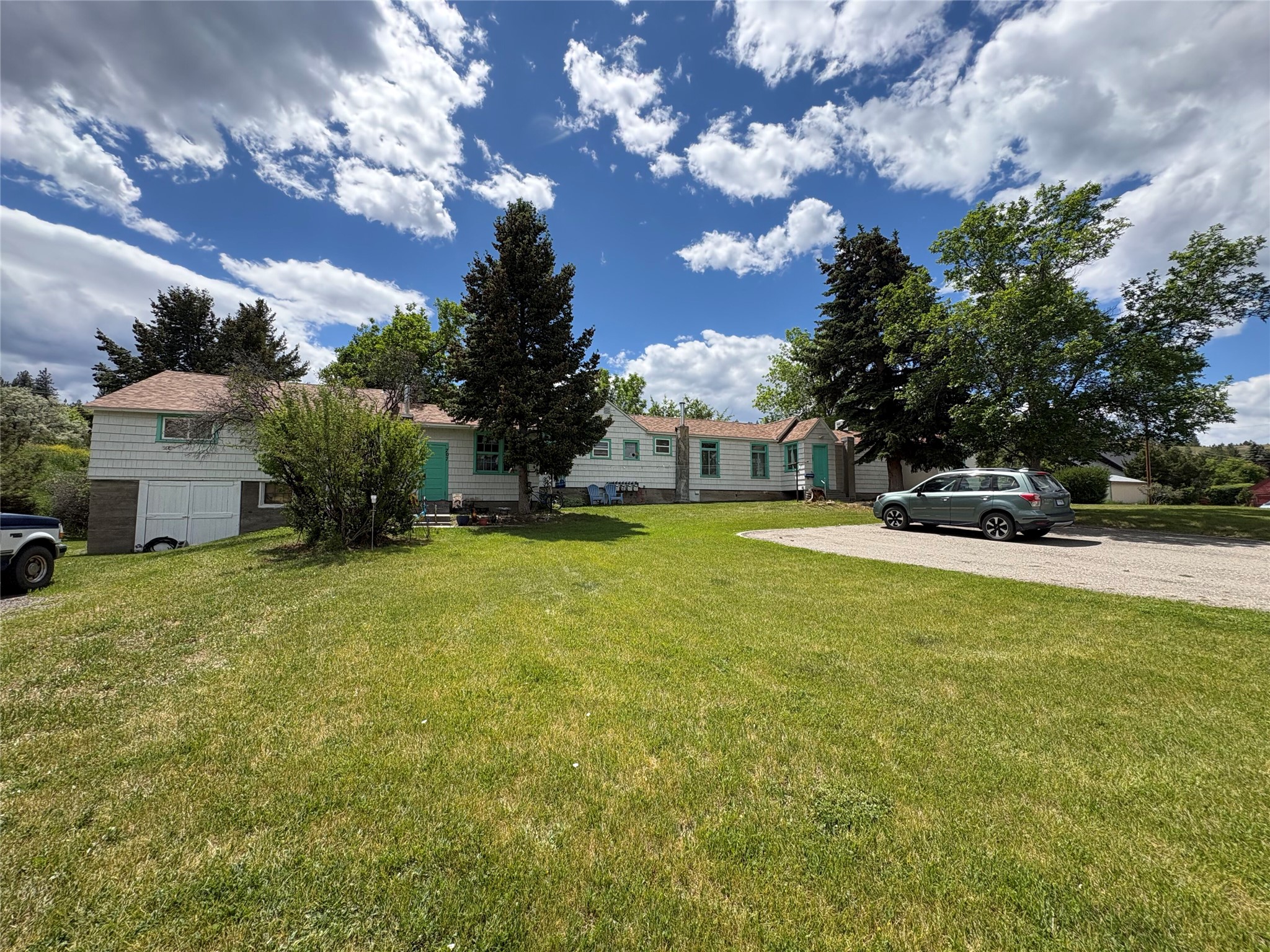 701 1st Street Property Photo 1