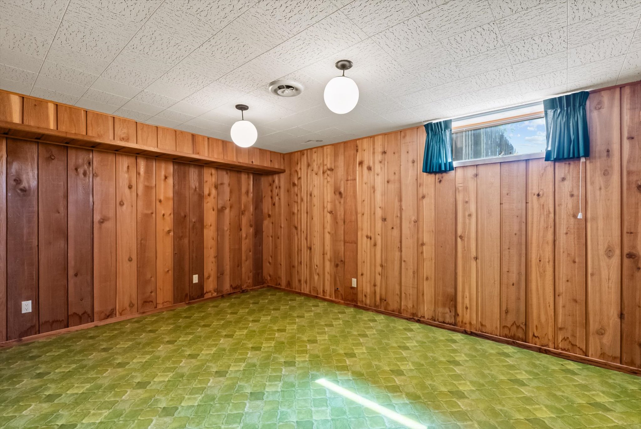 301 Arrow Street Property Photo 30