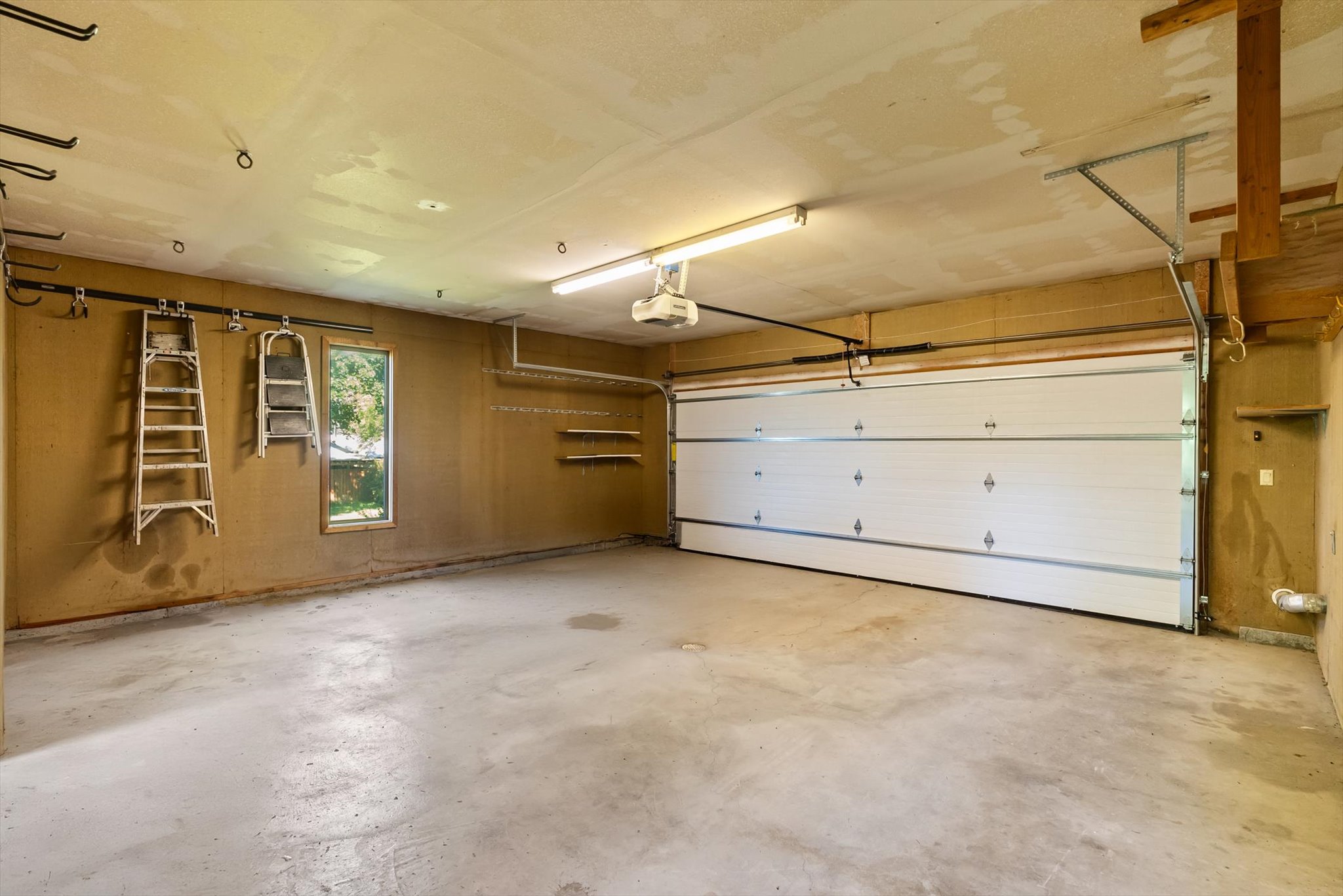 301 Arrow Street Property Photo 33