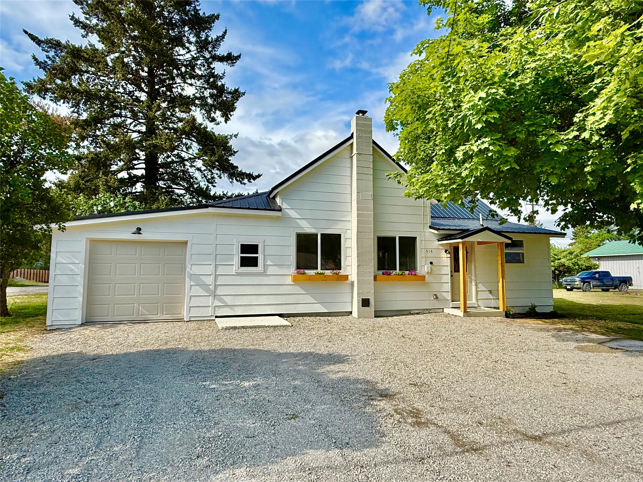 514 E Haley Avenue Property Photo 1