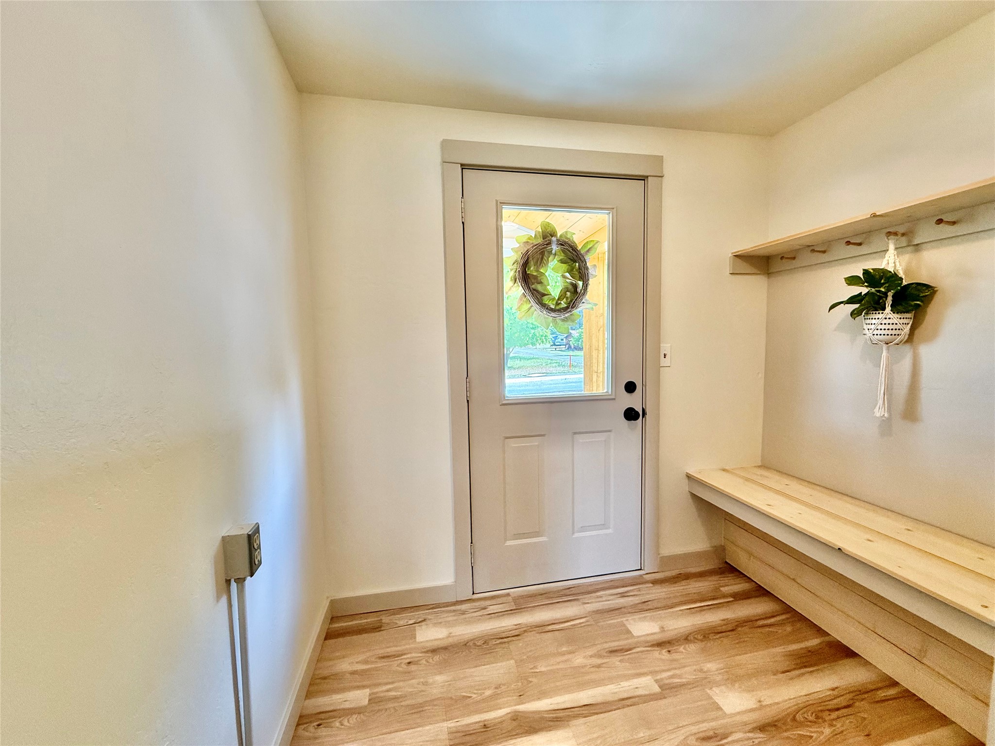 514 E Haley Avenue Property Photo 8