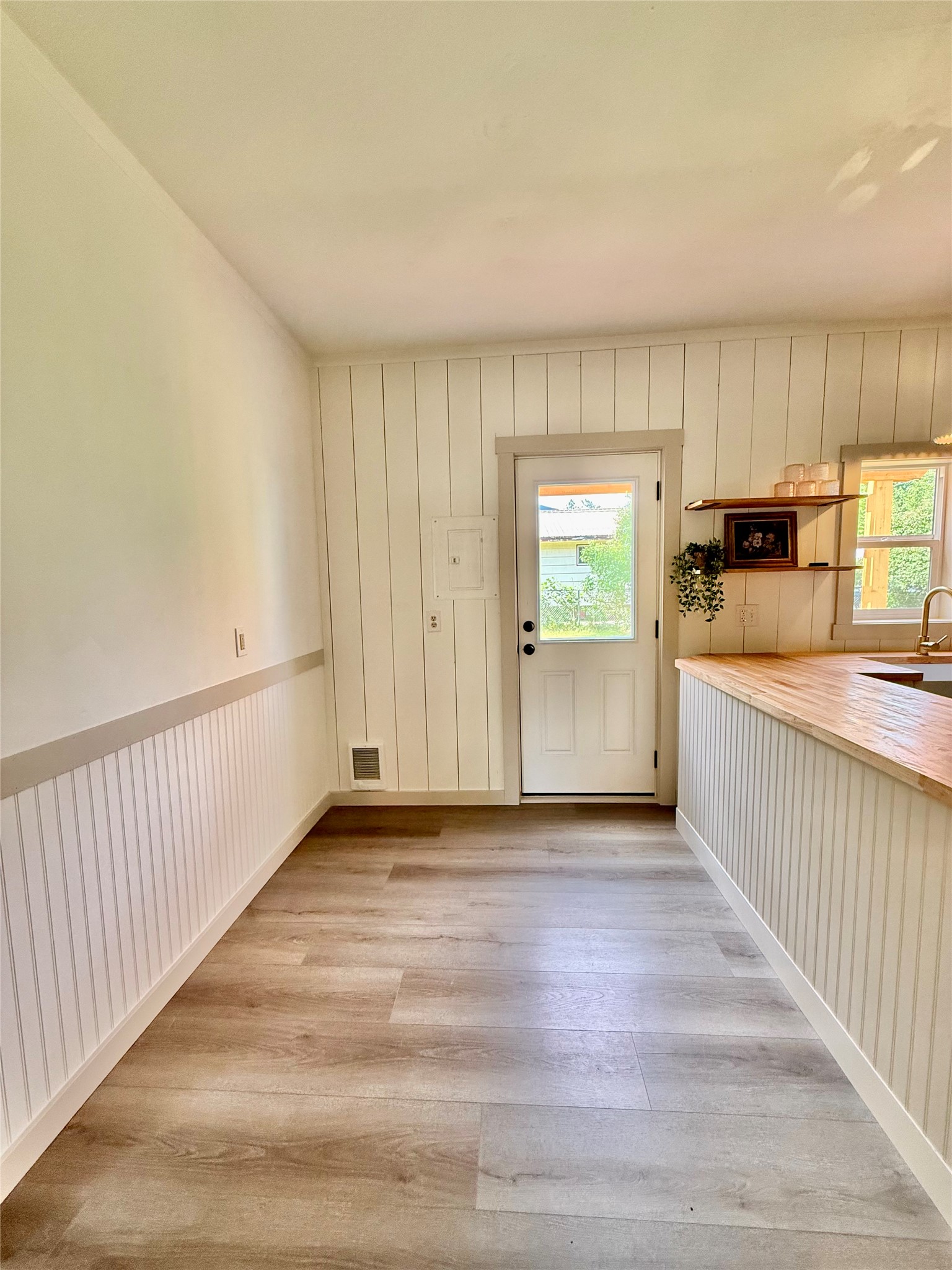 514 E Haley Avenue Property Photo 17
