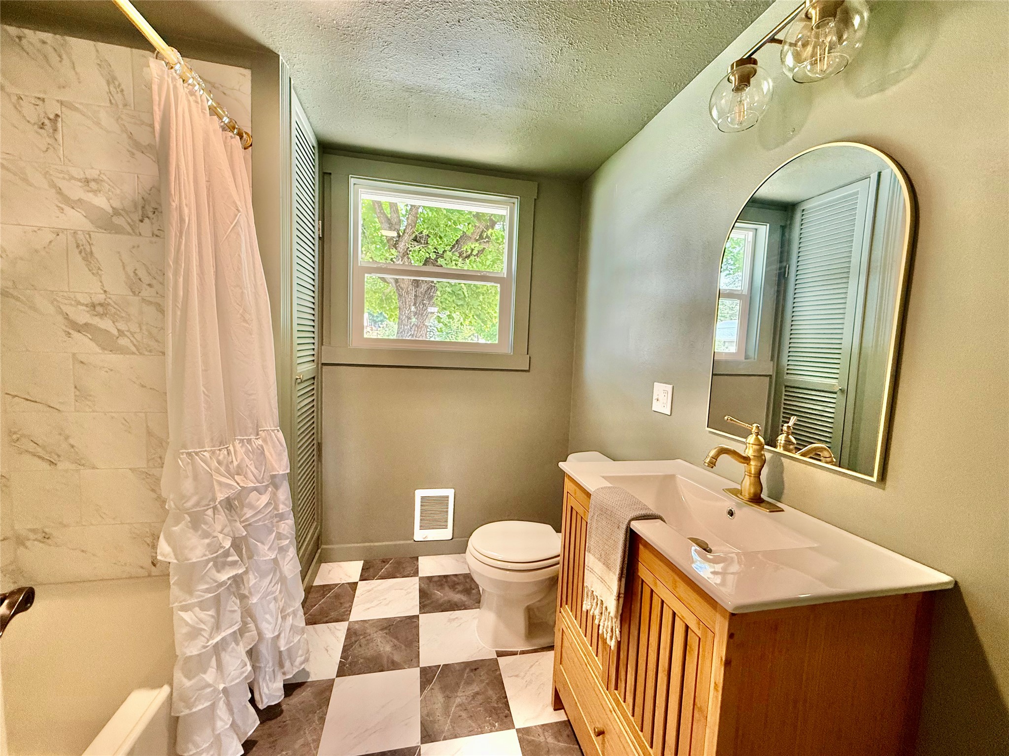 514 E Haley Avenue Property Photo 18
