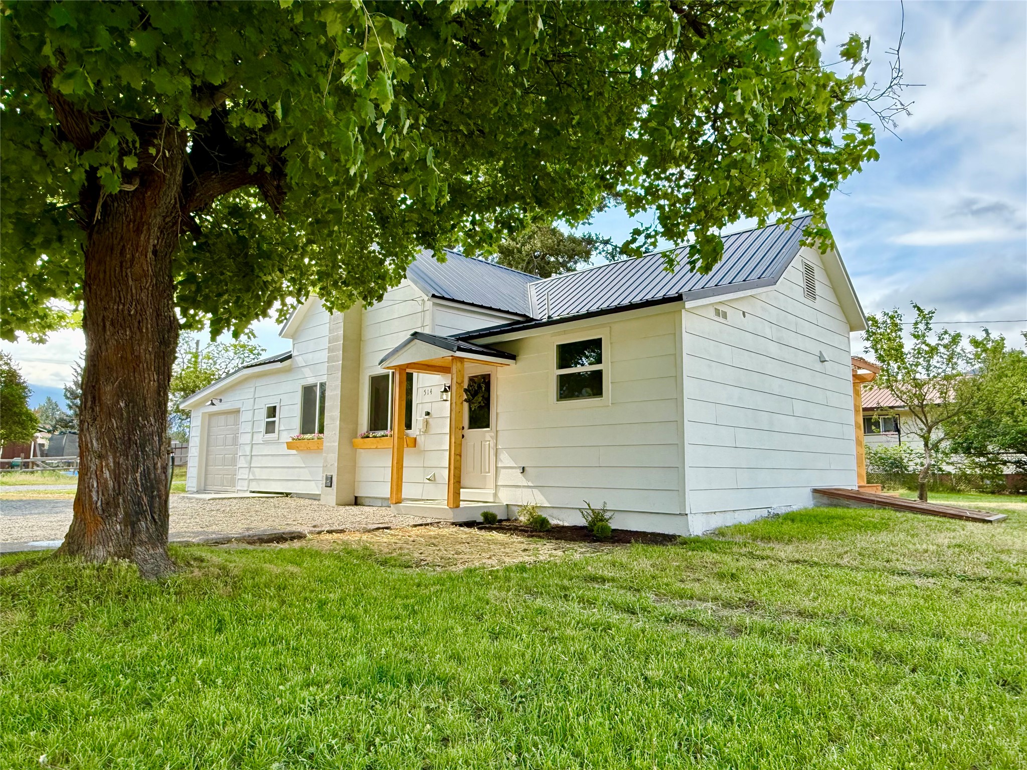 514 E Haley Avenue Property Photo 32