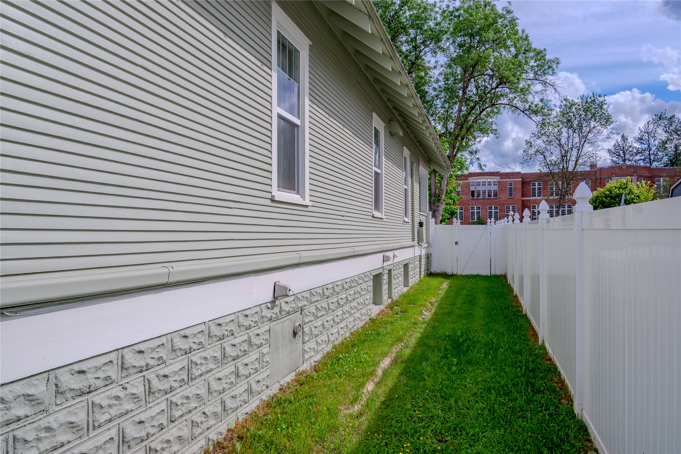 118 E Lincoln Boulevard Property Photo 31