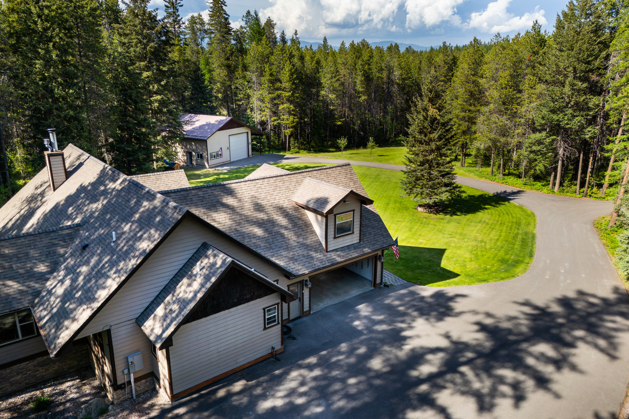 111 Wagon Wheel Road Property Photo 6