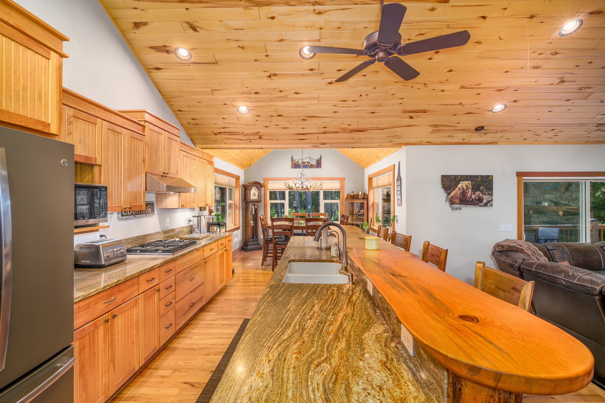 111 Wagon Wheel Road Property Photo 11