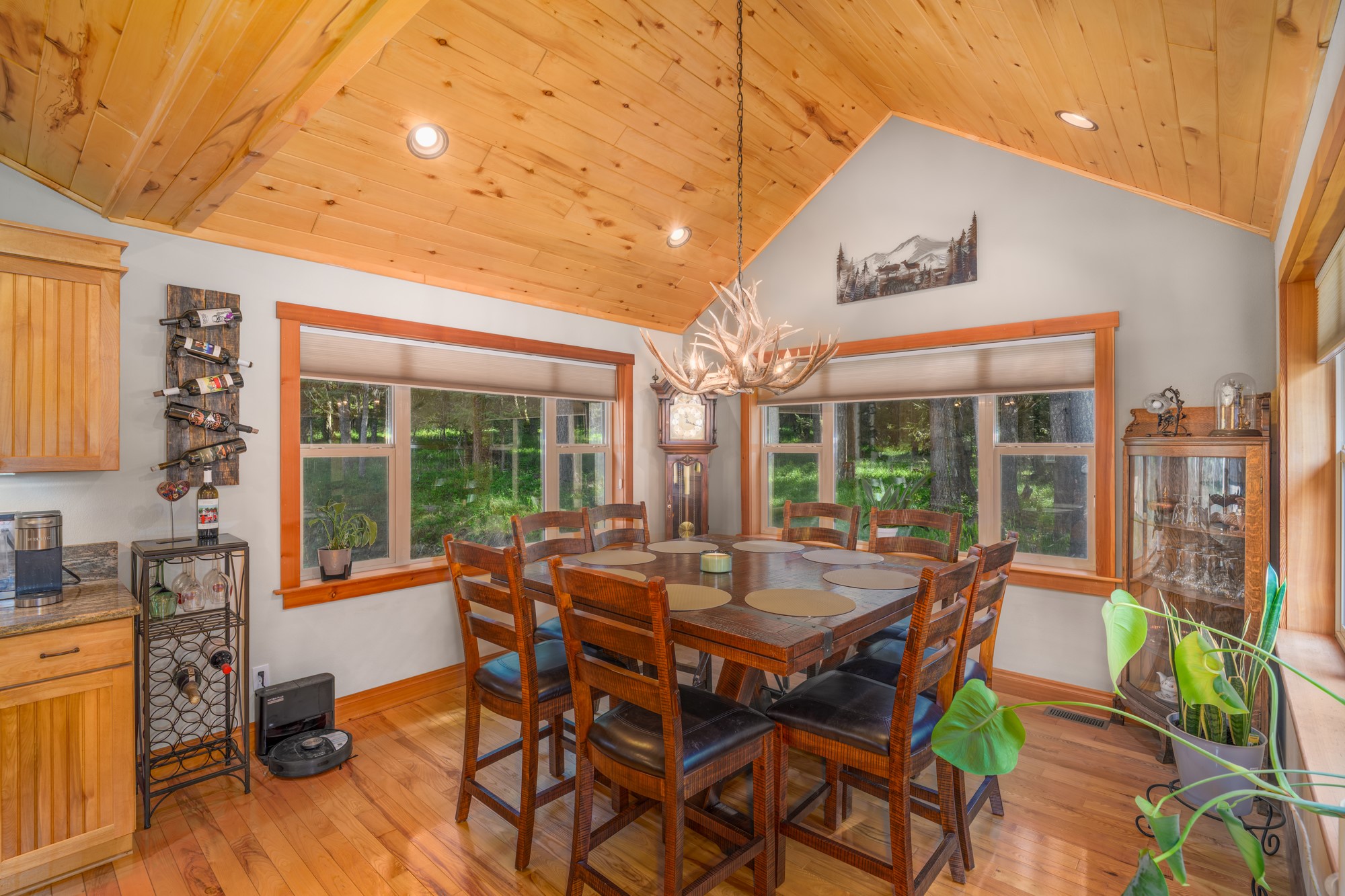 111 Wagon Wheel Road Property Photo 13