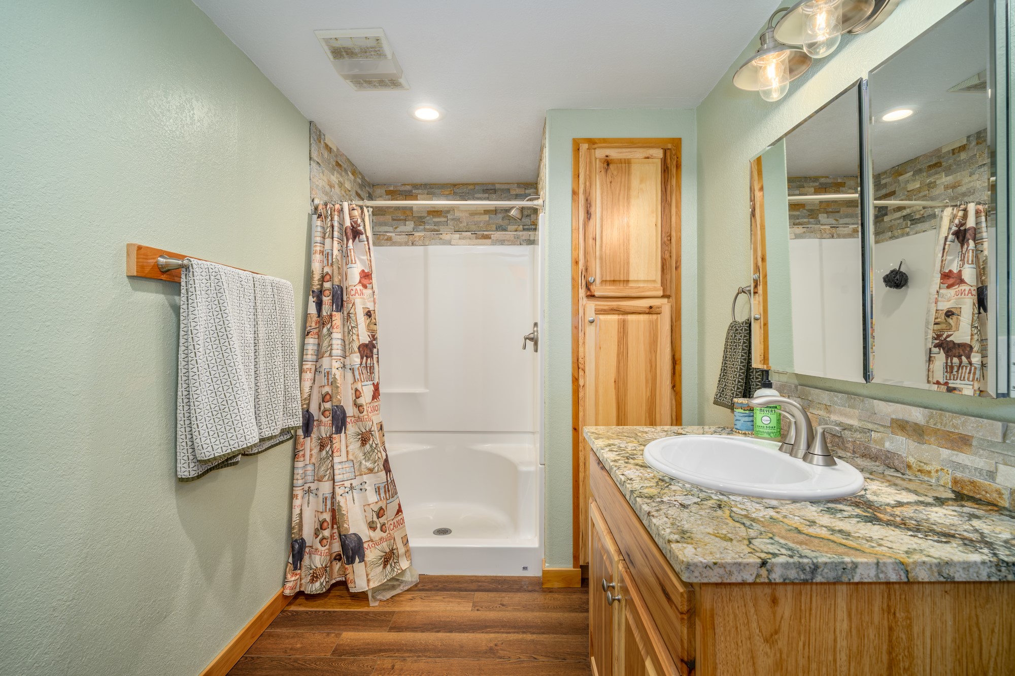 111 Wagon Wheel Road Property Photo 28