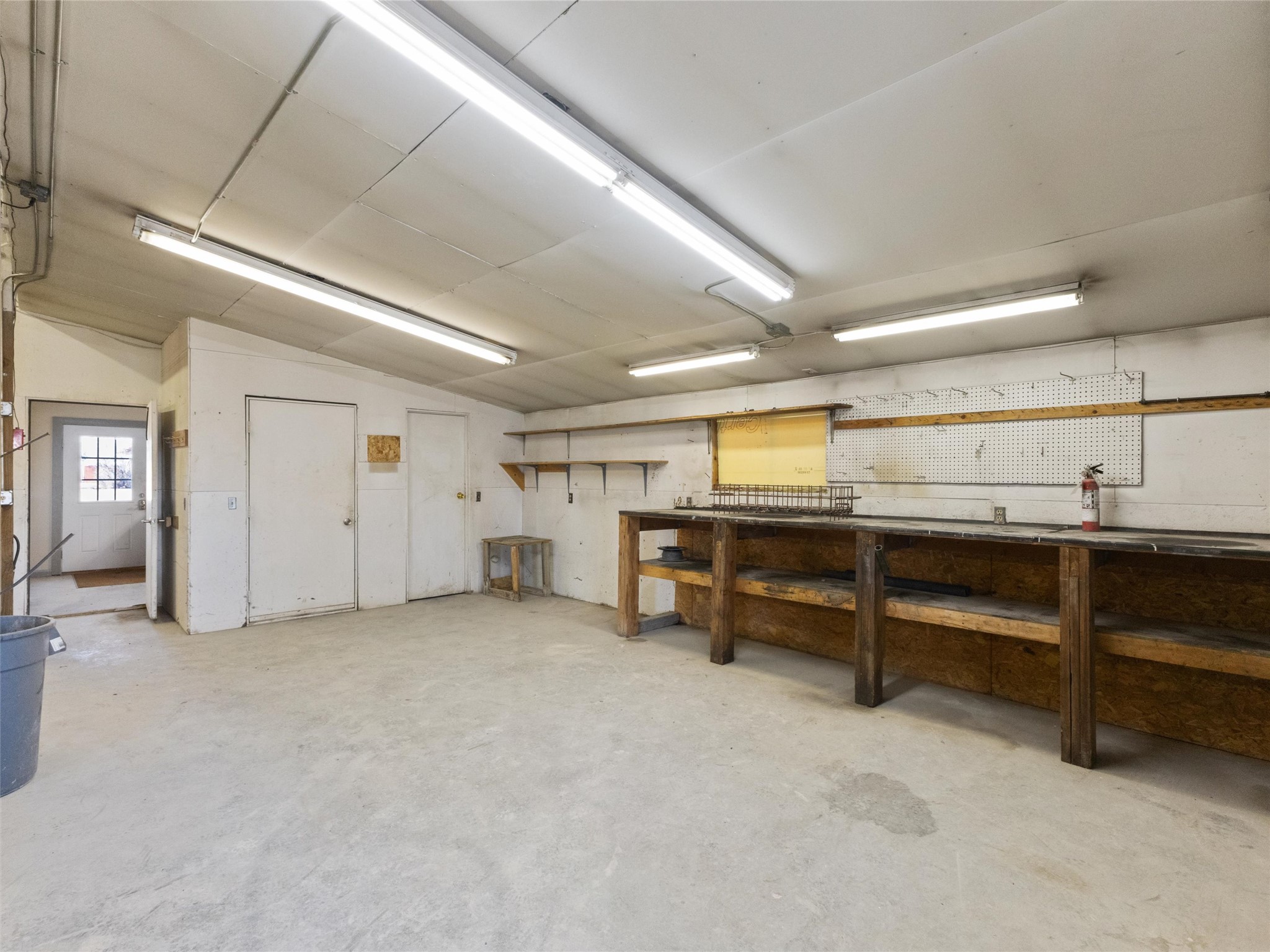 2 S Lincoln Street Property Photo 9