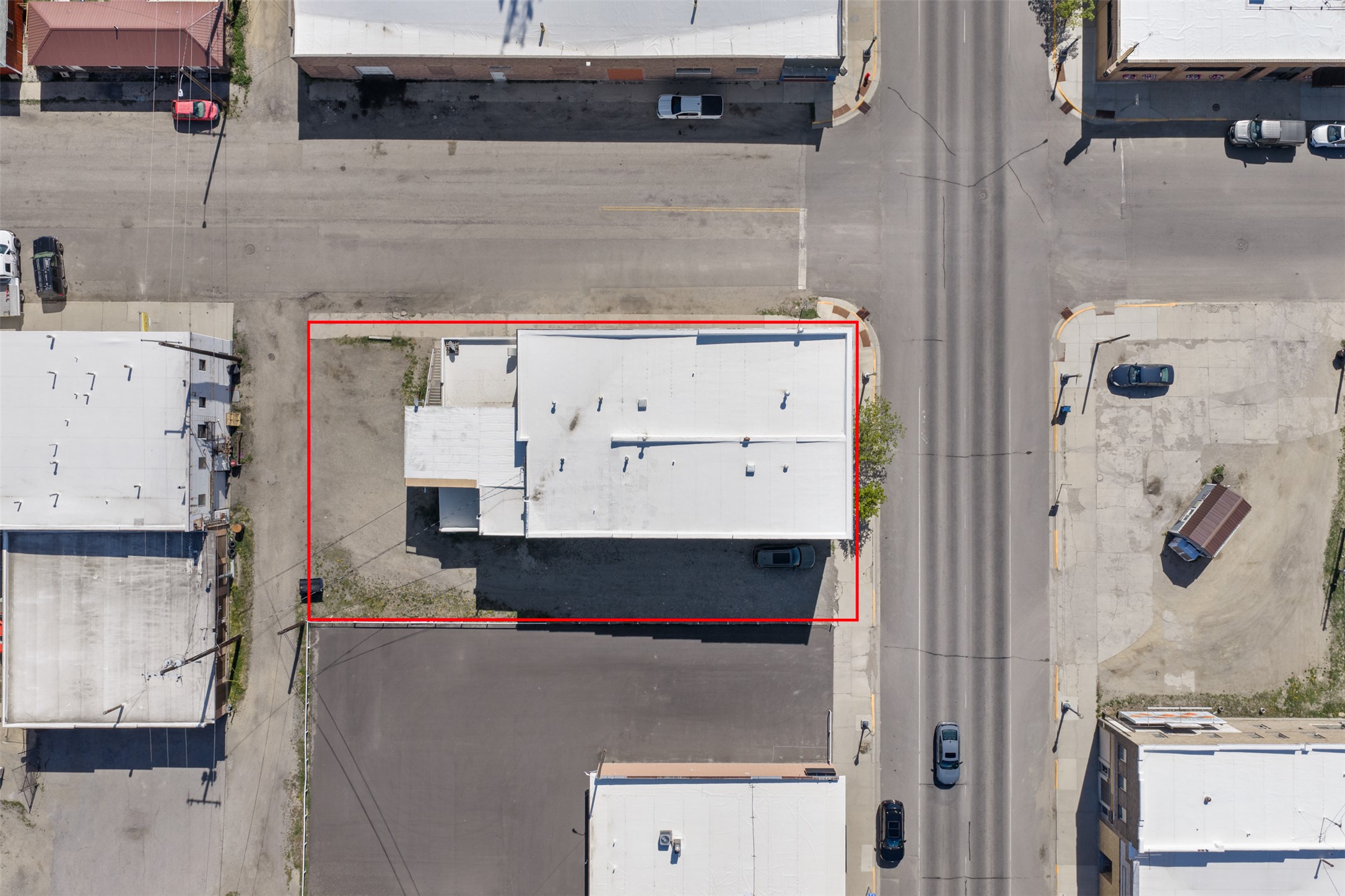 124 E Commercial Avenue Property Photo 8