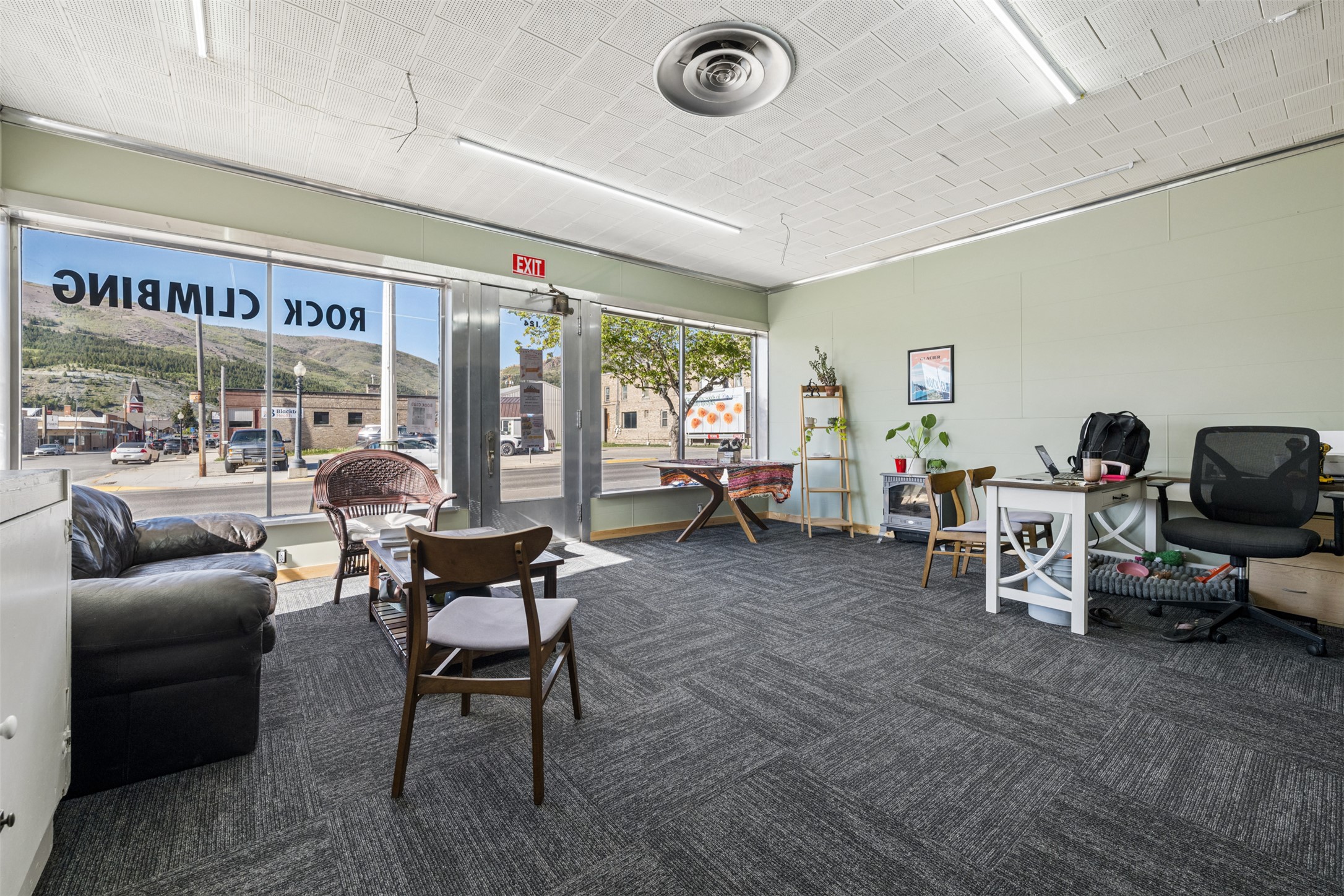 124 E Commercial Avenue Property Photo 13