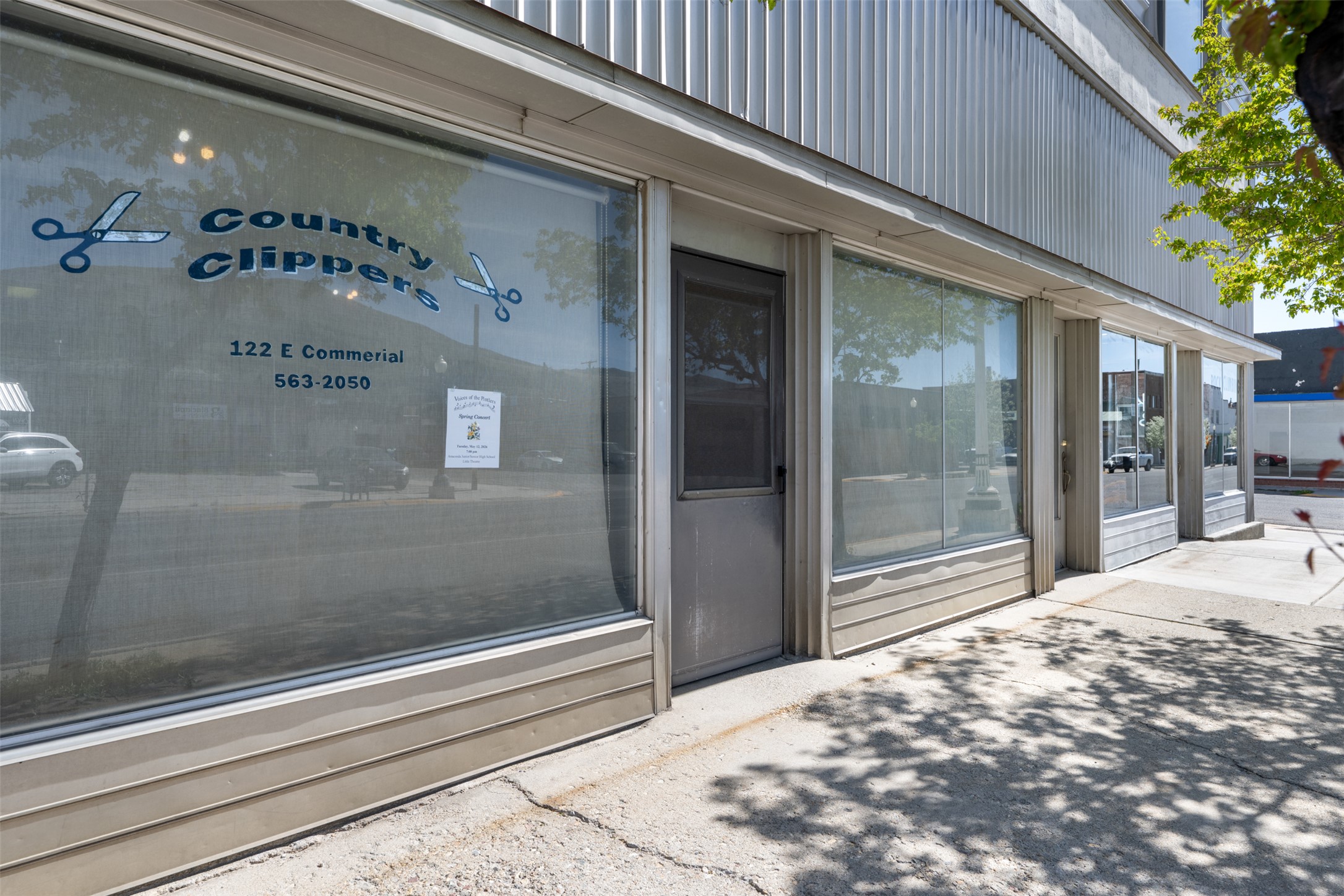 124 E Commercial Avenue Property Photo 16