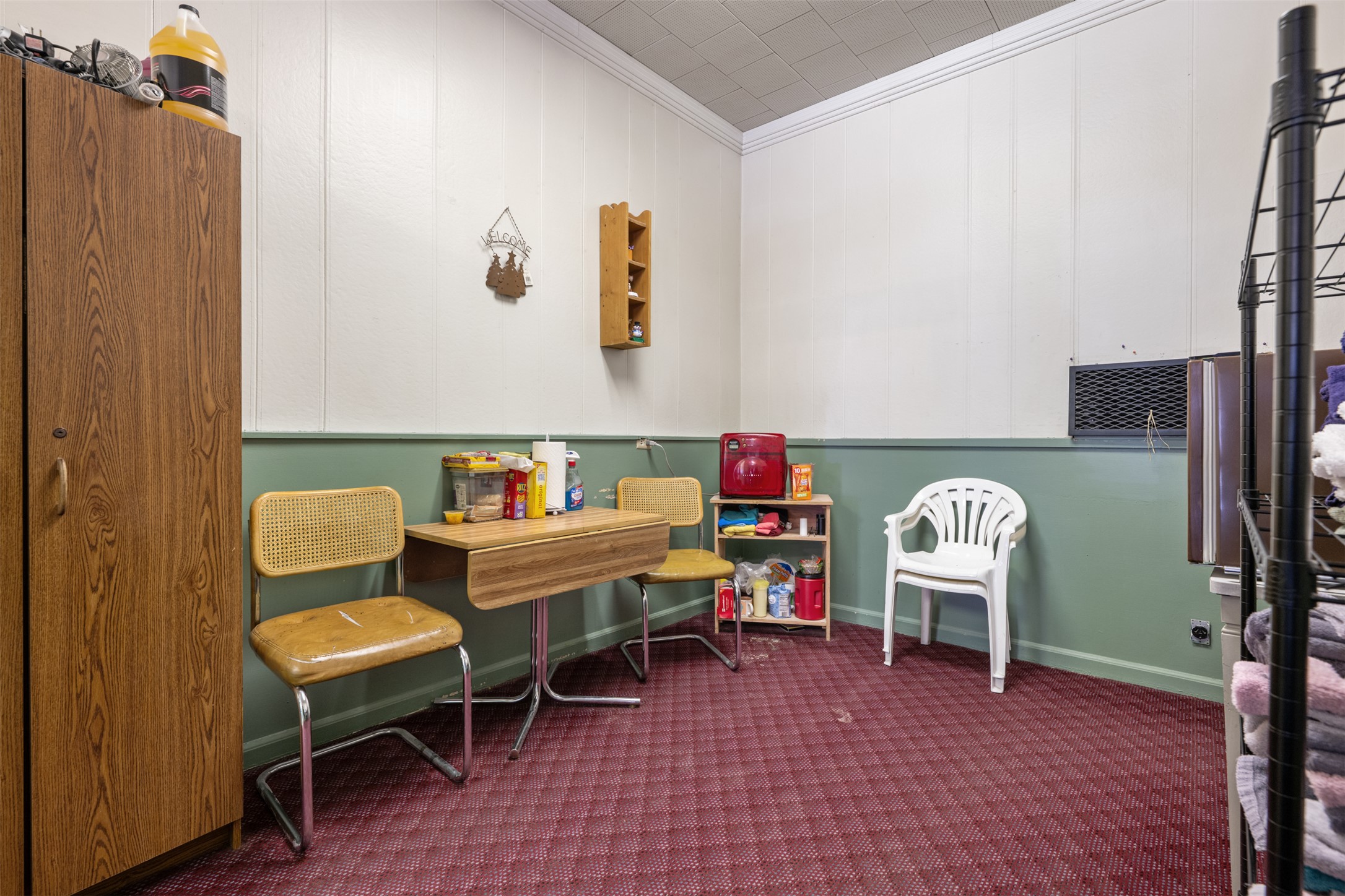 124 E Commercial Avenue Property Photo 23