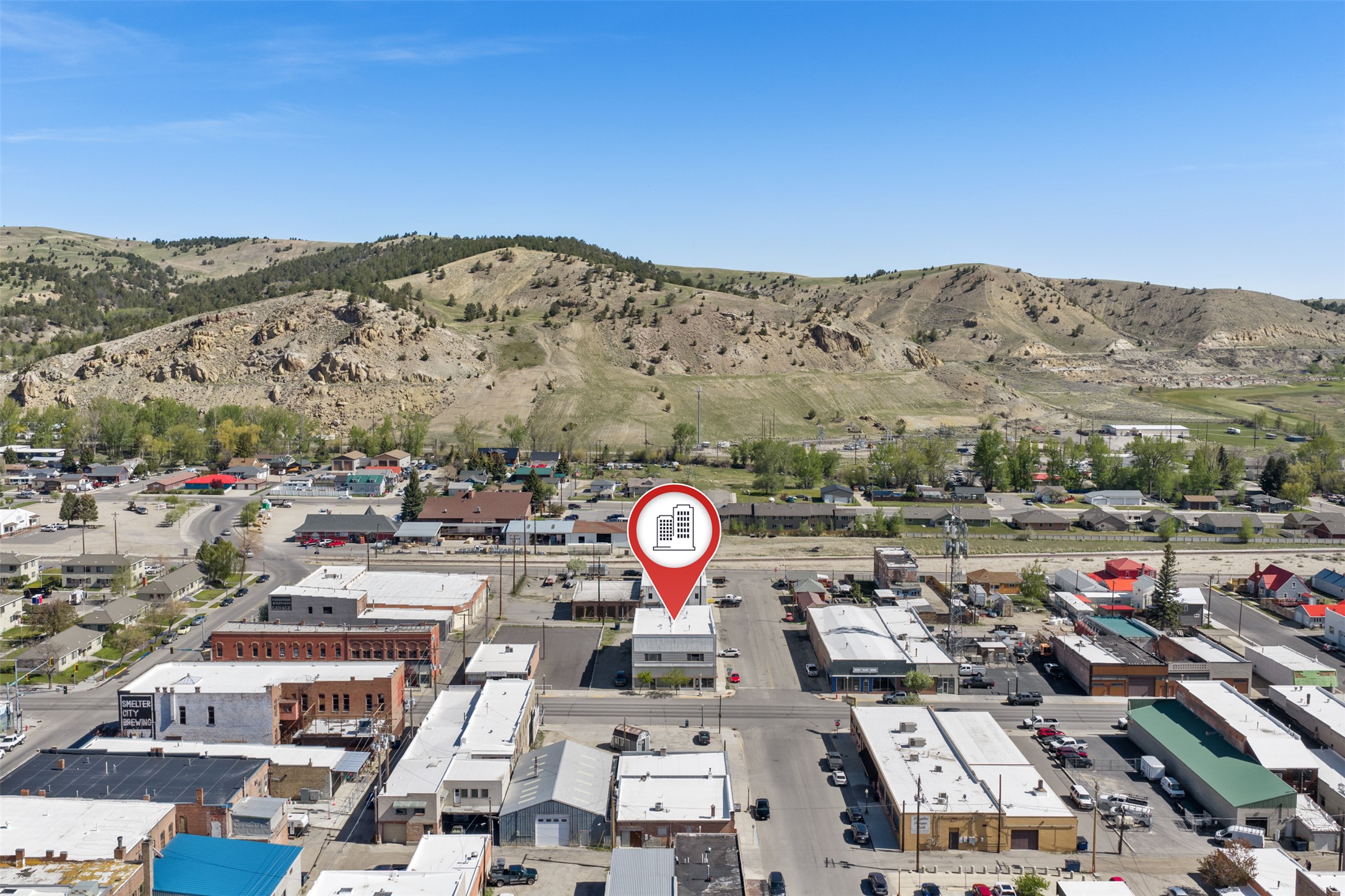 124 E Commercial Avenue Property Photo 3