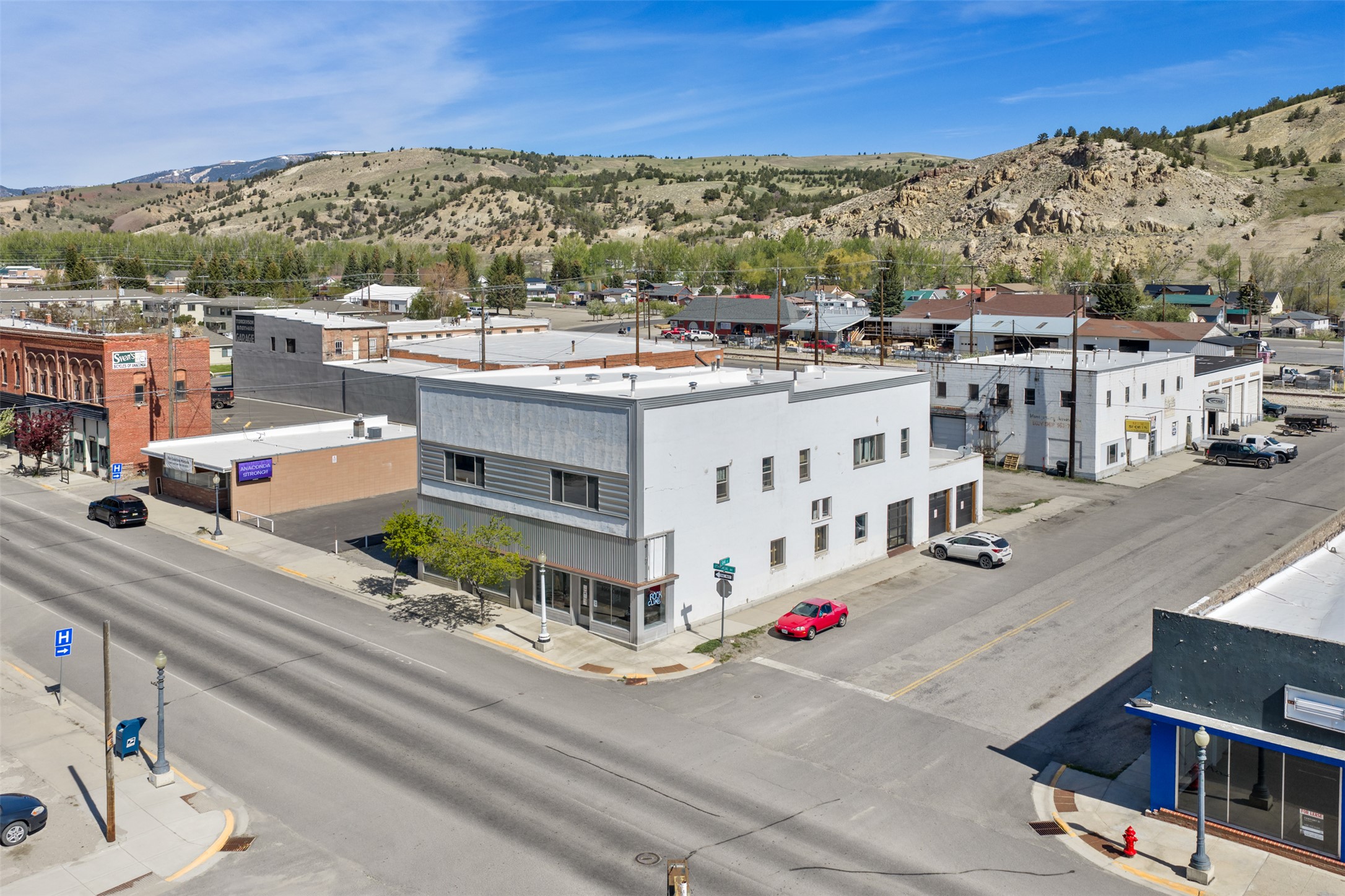 124 E Commercial Avenue Property Photo 11