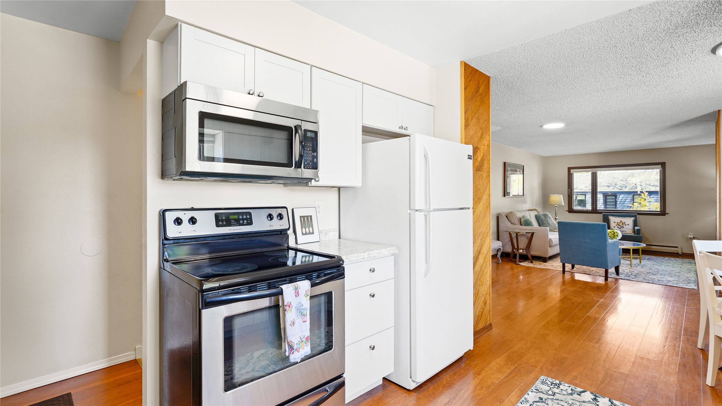 1017 E Broadway Street Property Photo 10
