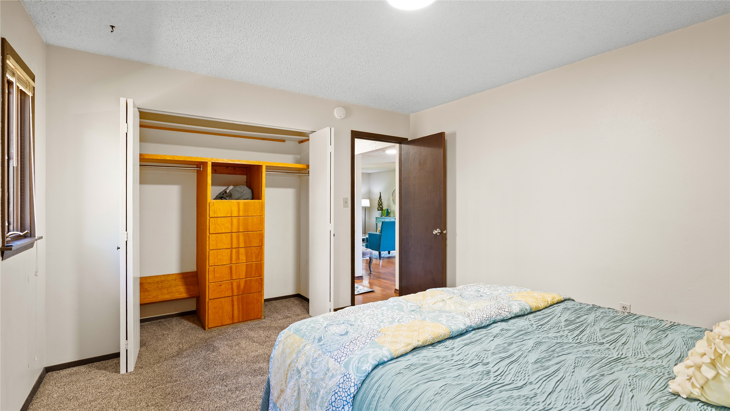 1017 E Broadway Street Property Photo 12