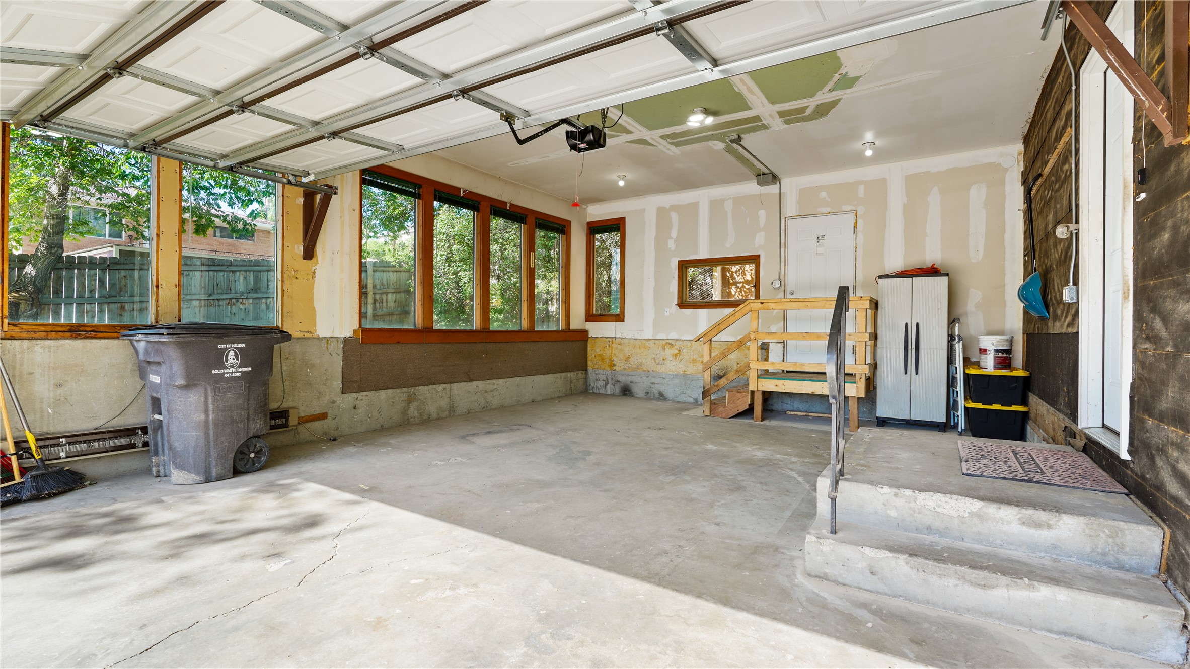 1017 E Broadway Street Property Photo 24