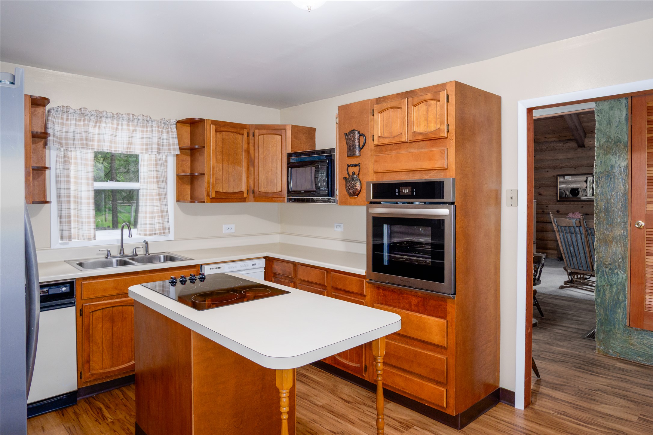 202 Honeysuckle Lane Property Photo 46