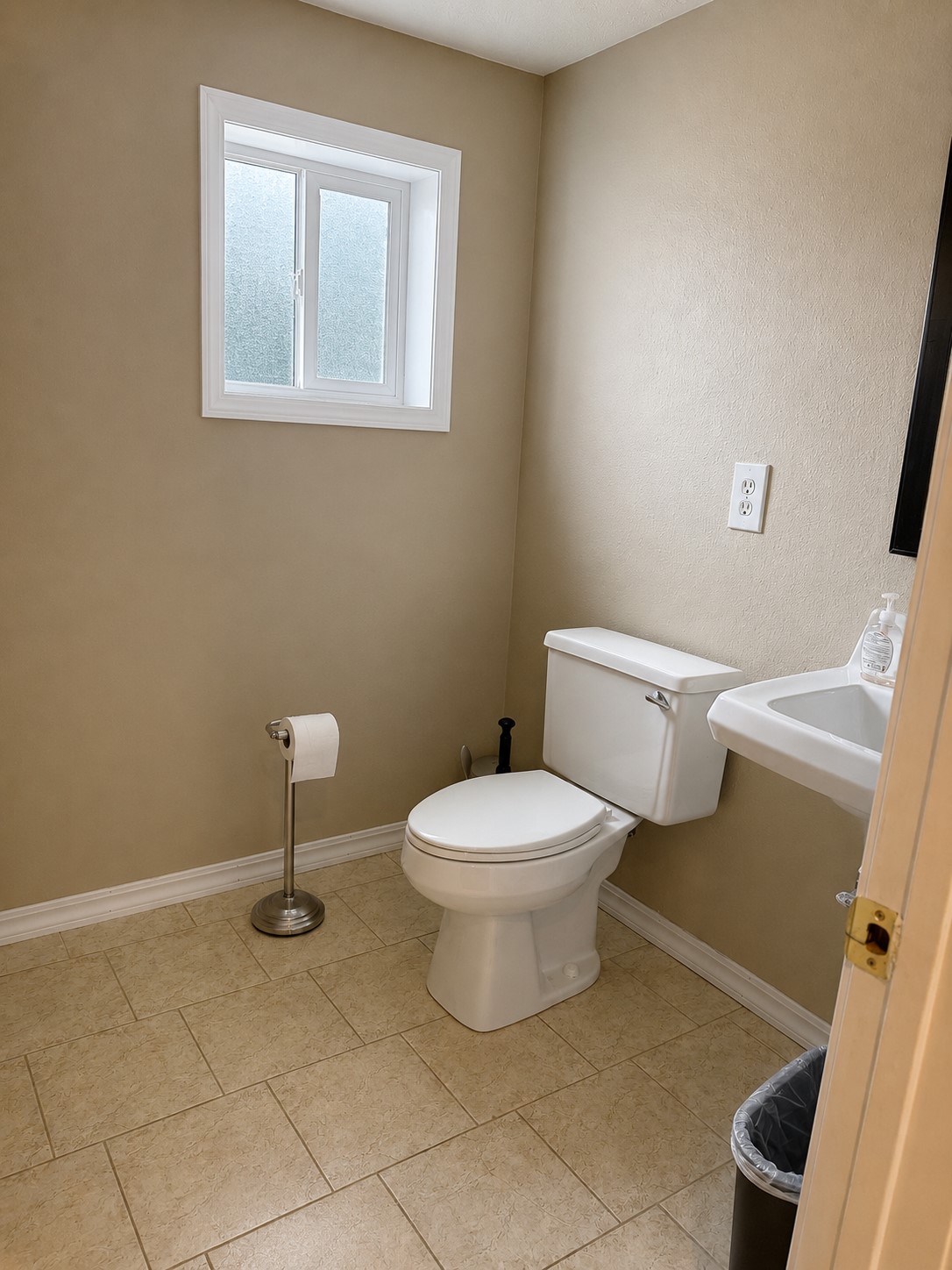 609 E 9th Street Property Photo 11
