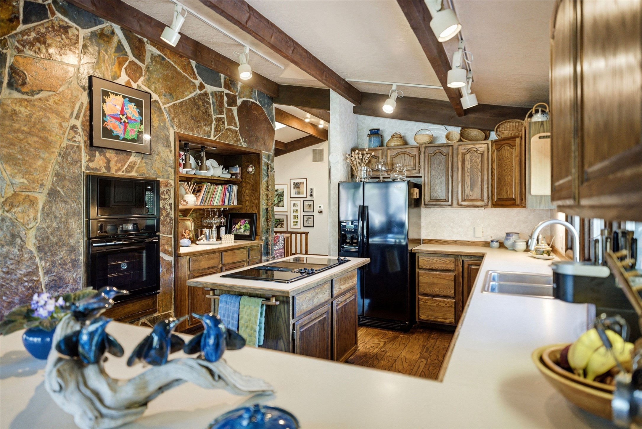 5545 Skyway Drive Property Photo 15