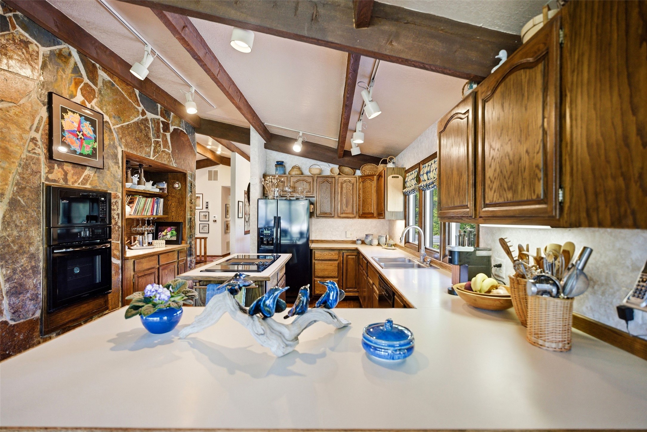 5545 Skyway Drive Property Photo 16