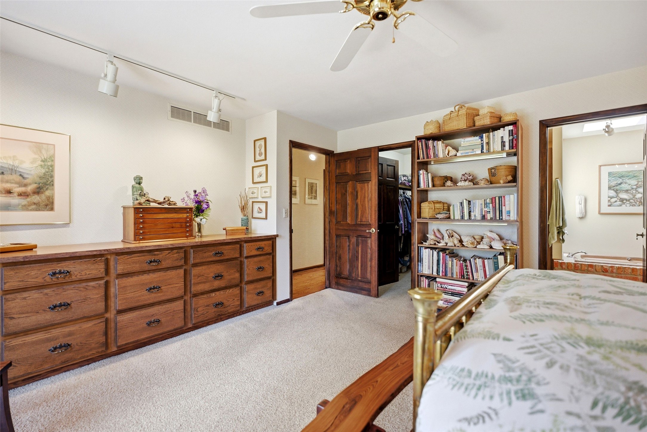 5545 Skyway Drive Property Photo 32