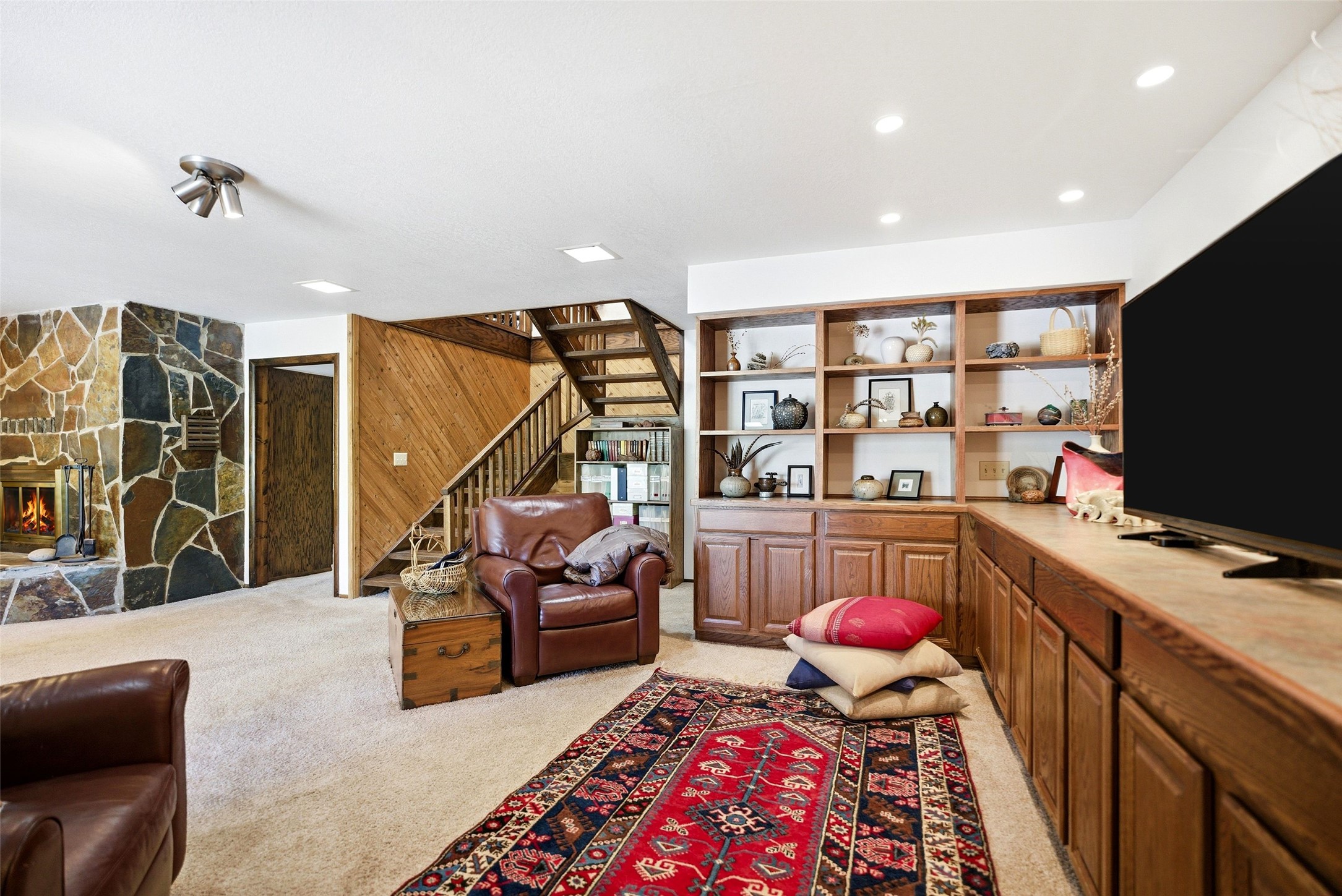 5545 Skyway Drive Property Photo 38