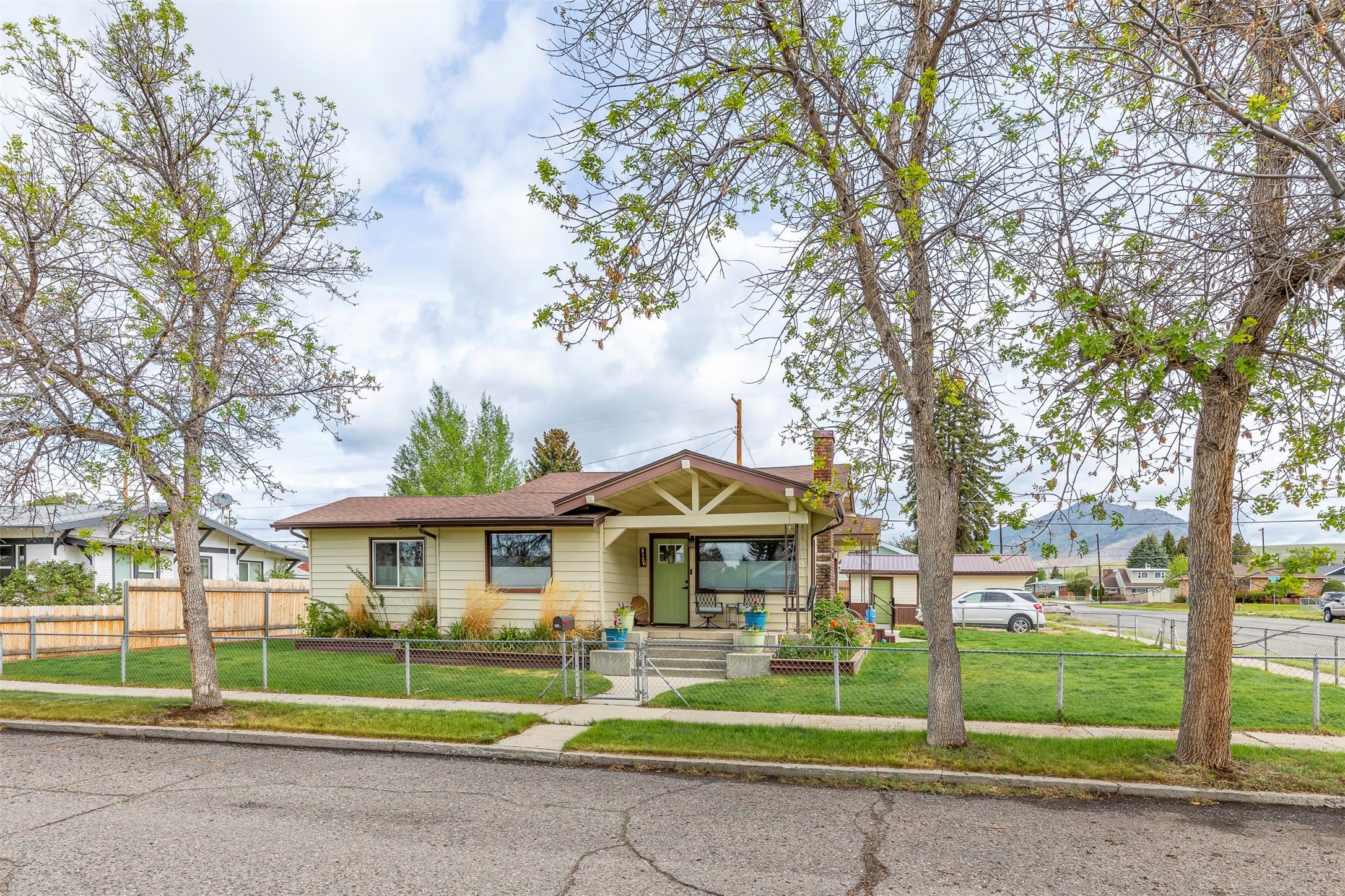 3121 State Street Property Photo 2