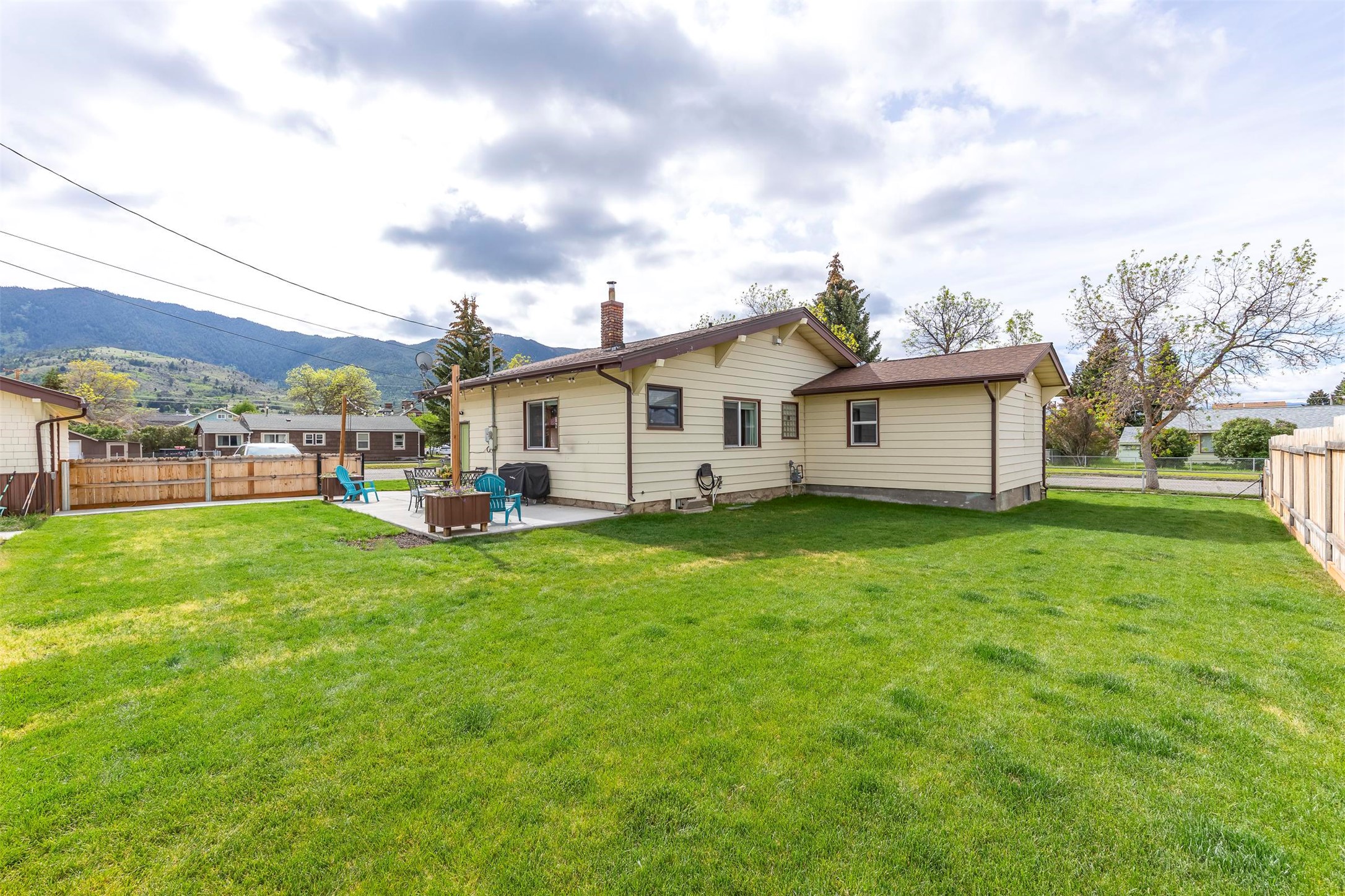 3121 State Street Property Photo 9