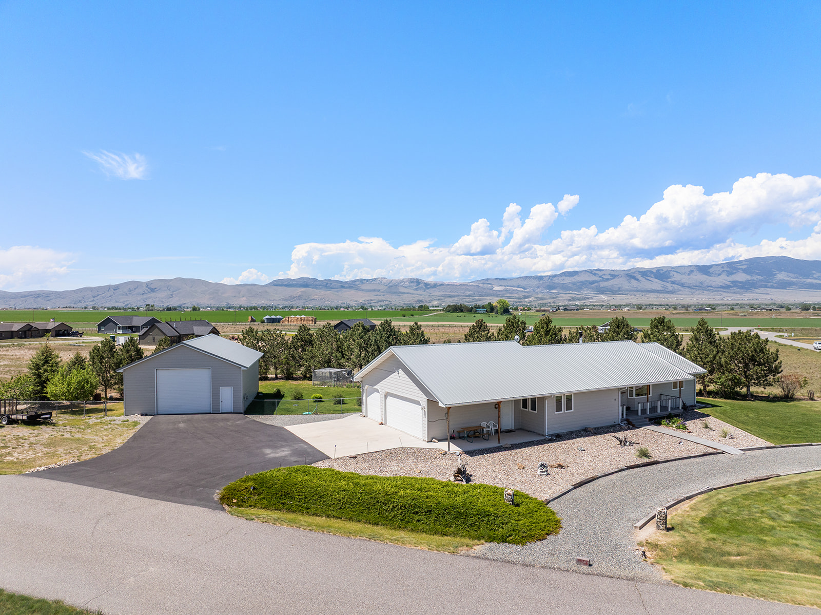 16 Windy Meadow Drive Property Photo 1
