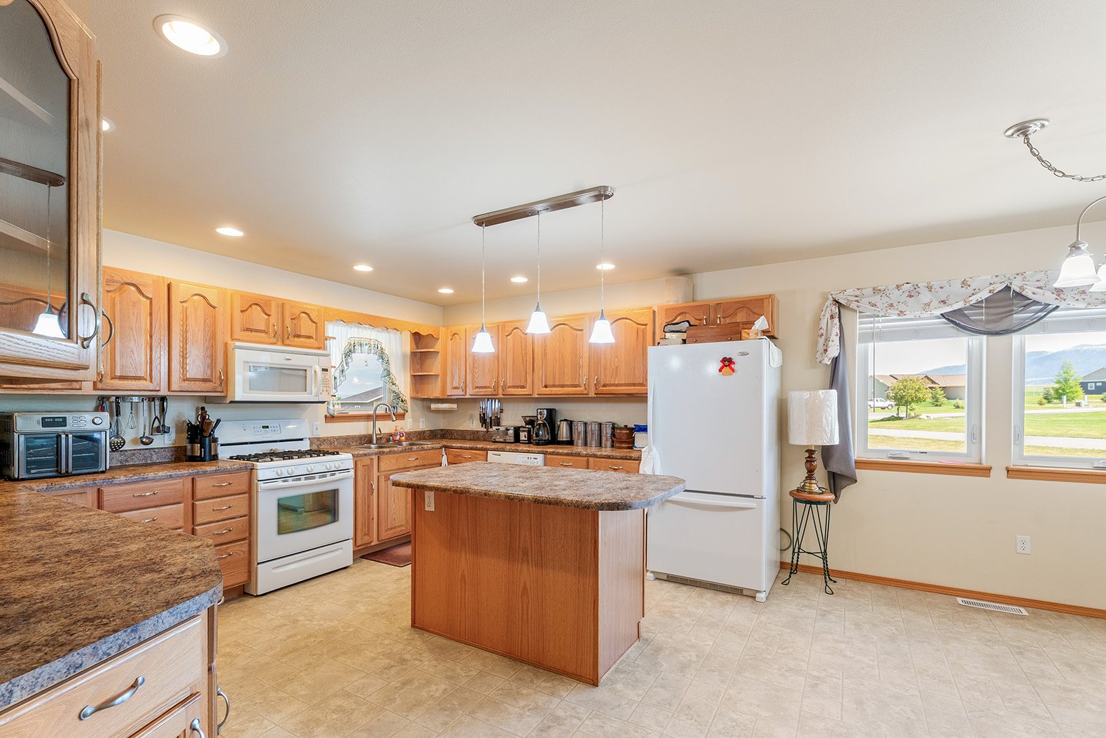16 Windy Meadow Drive Property Photo 7