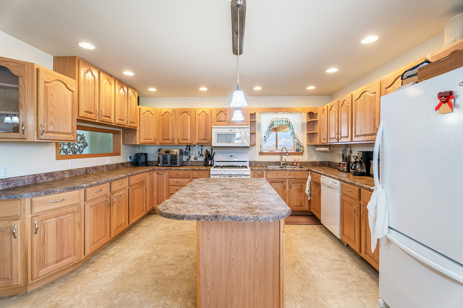 16 Windy Meadow Drive Property Photo 8