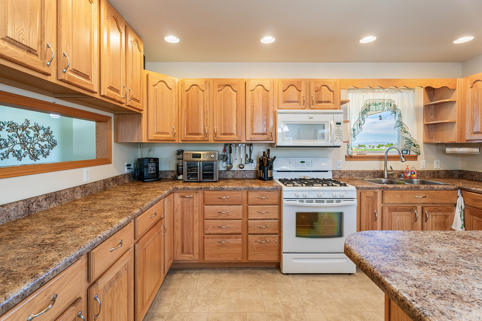 16 Windy Meadow Drive Property Photo 9
