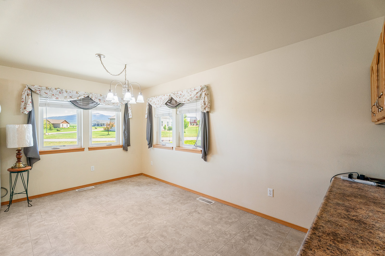 16 Windy Meadow Drive Property Photo 10