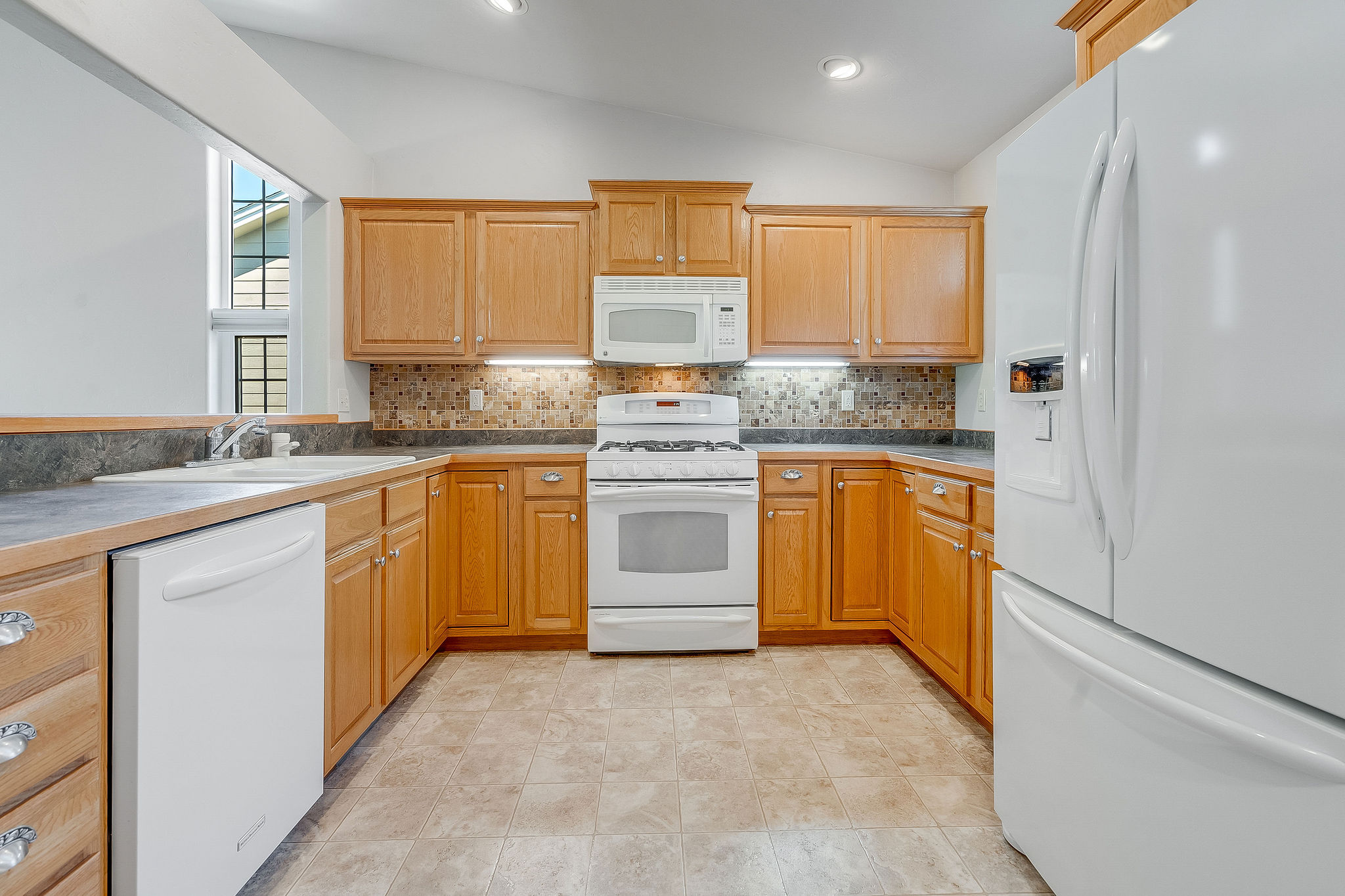 208 E Nicklaus Avenue Property Photo 13