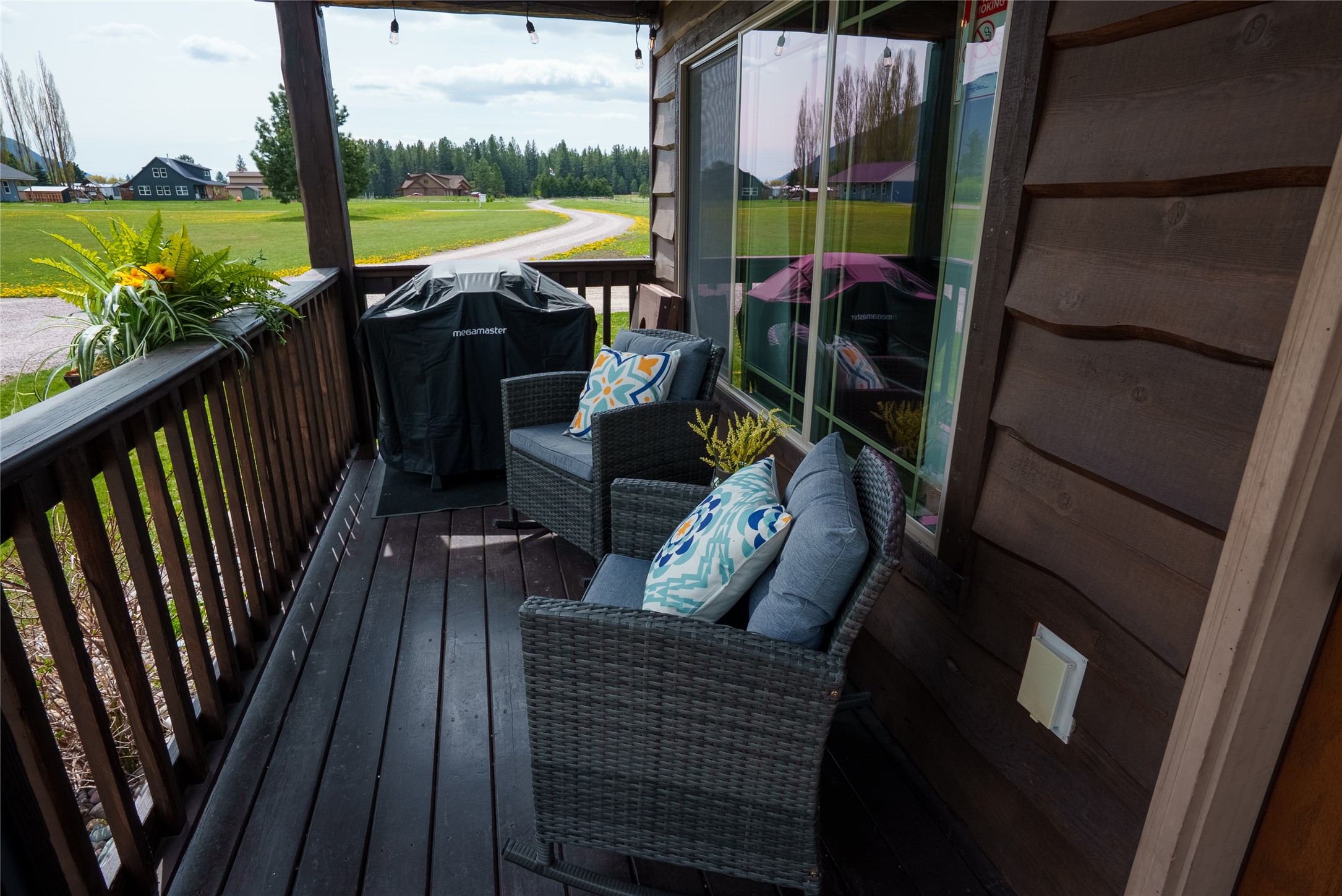 1040 Roost Way Property Photo 11