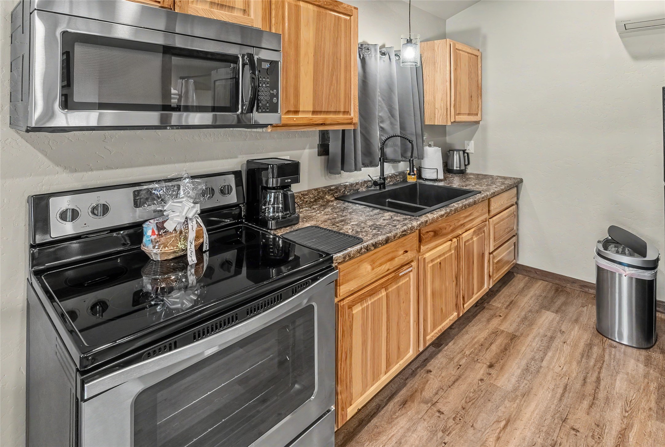 1040 Roost Way Property Photo 15