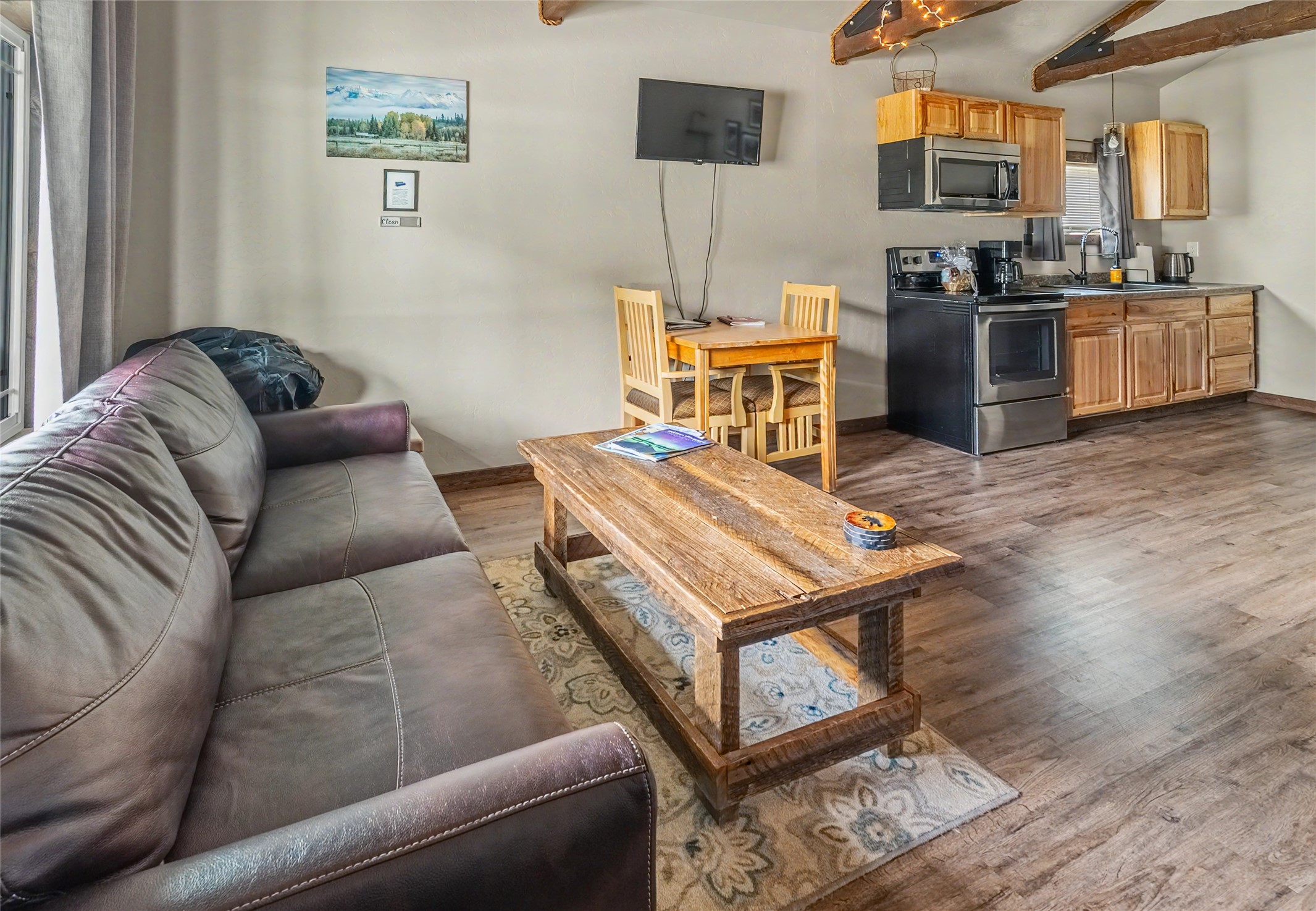 1040 Roost Way Property Photo 16
