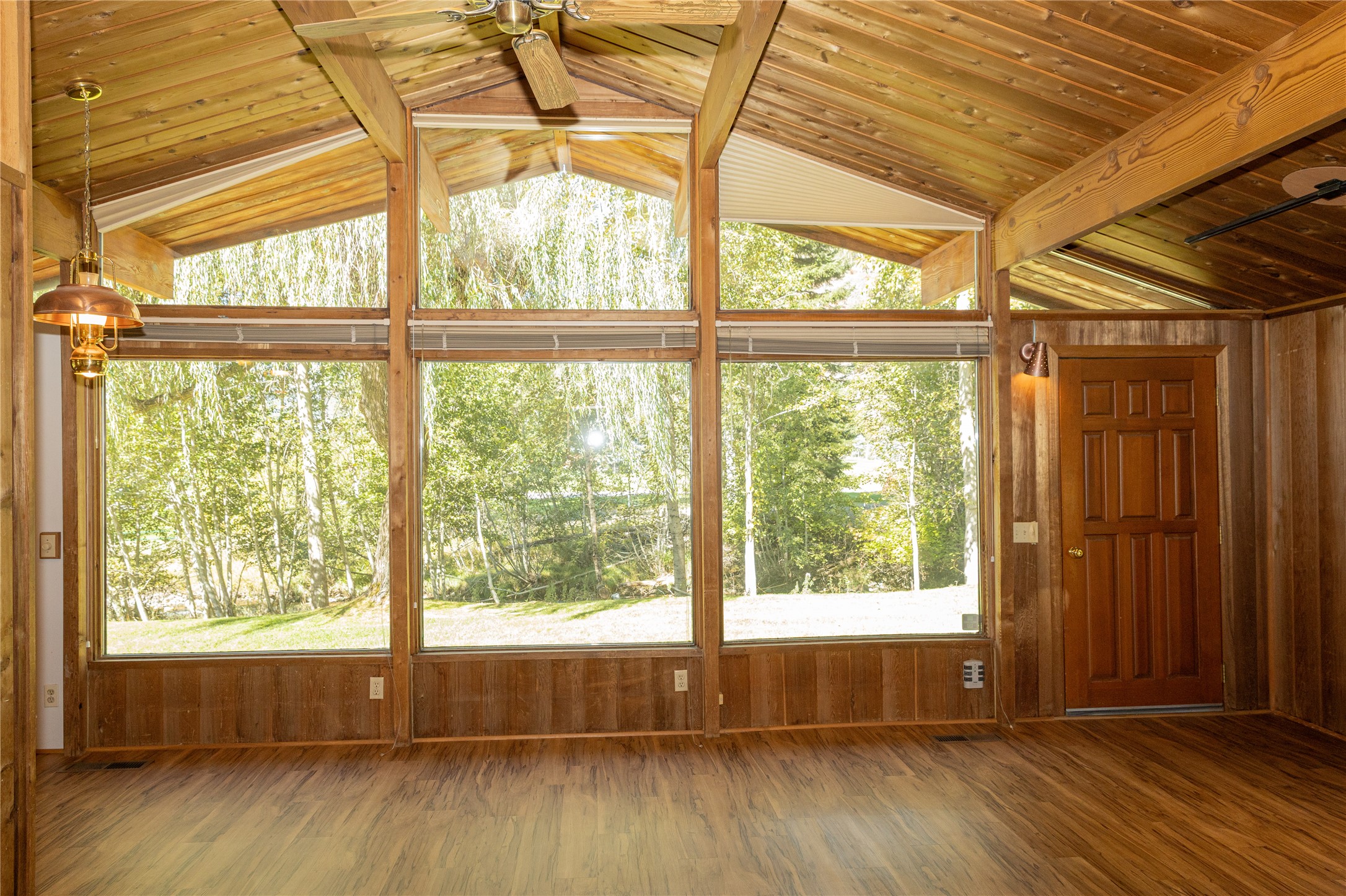 5671 Kootenai River Road Property Photo 2