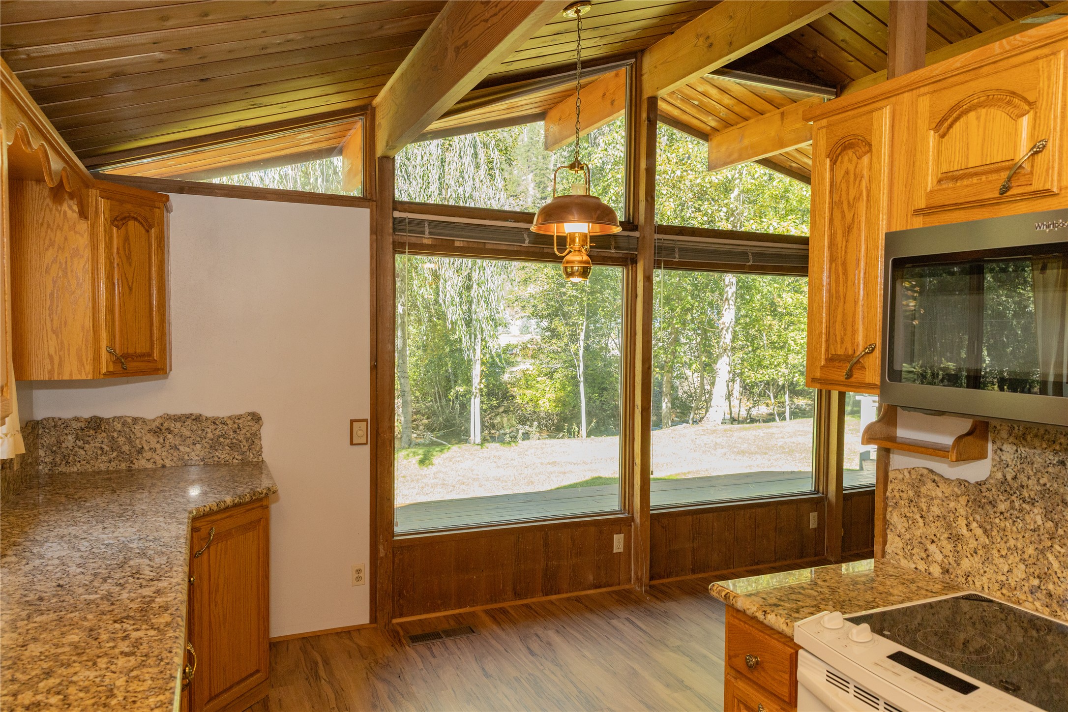 5671 Kootenai River Road Property Photo 4