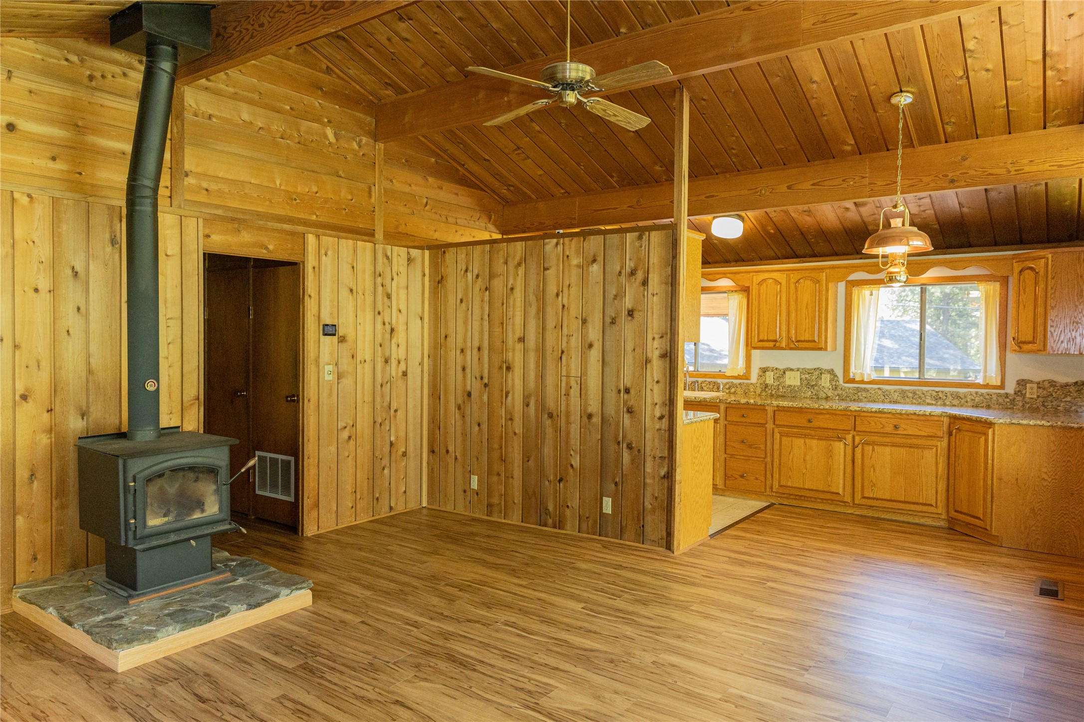 5671 Kootenai River Road Property Photo 6