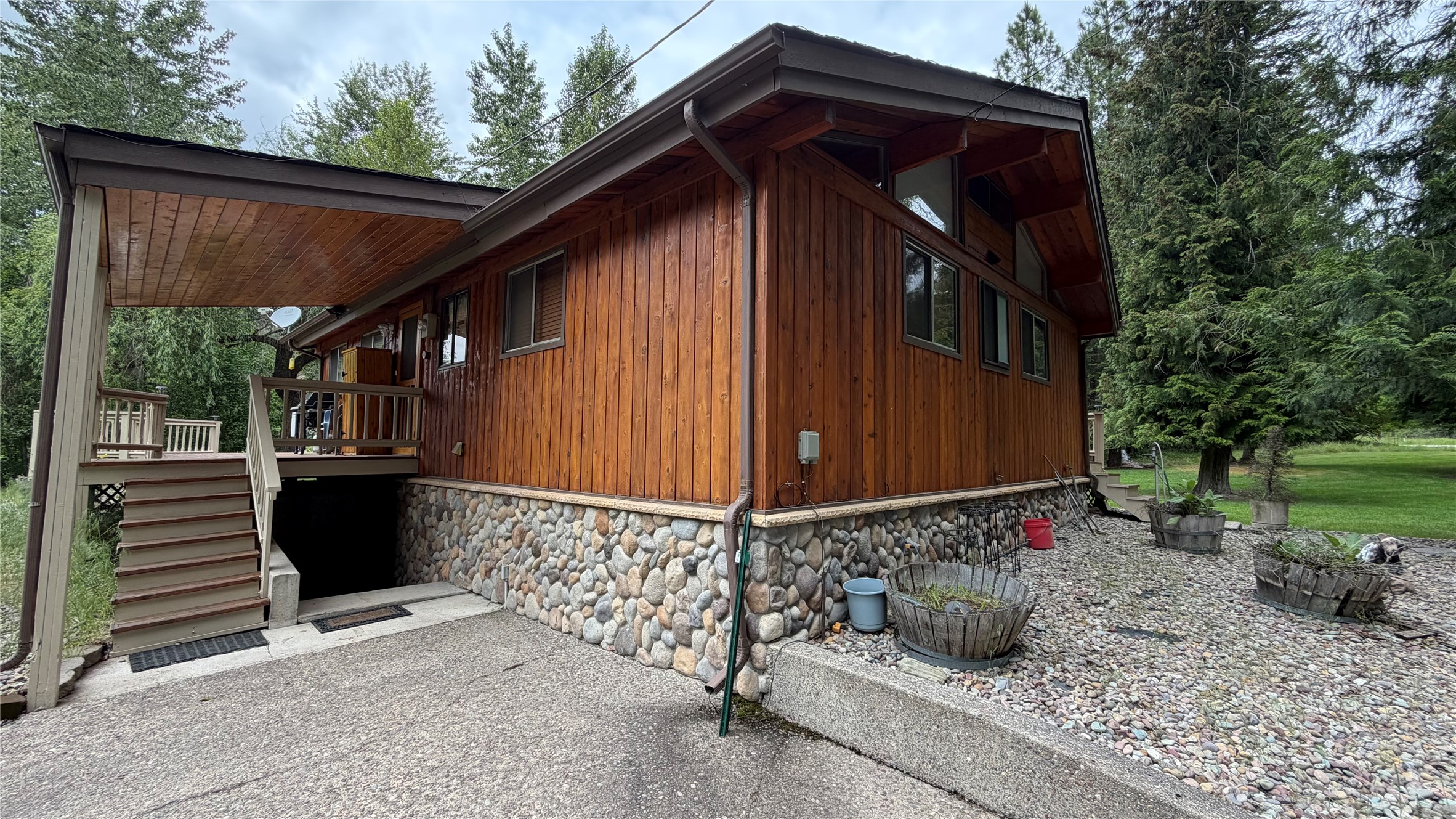 5671 Kootenai River Road Property Photo 28